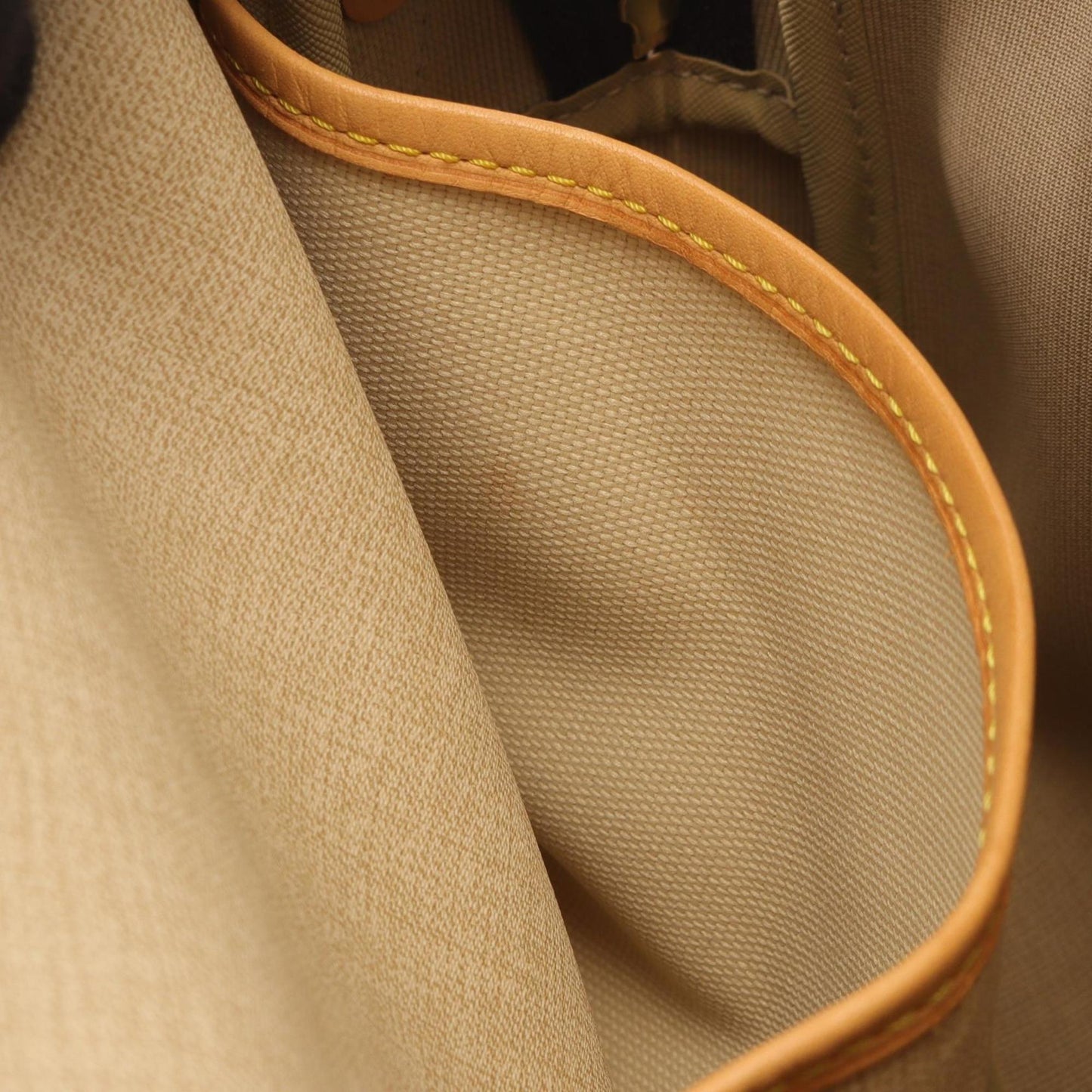 Louis Vuitton Reporter Gm Shoulder Bag