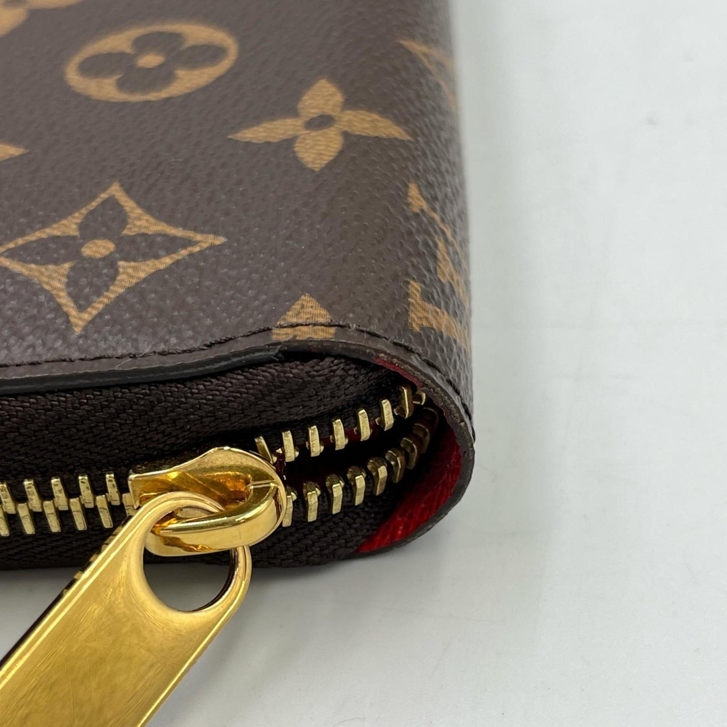 Louis Vuitton Zippy Wallet With Round Zipper