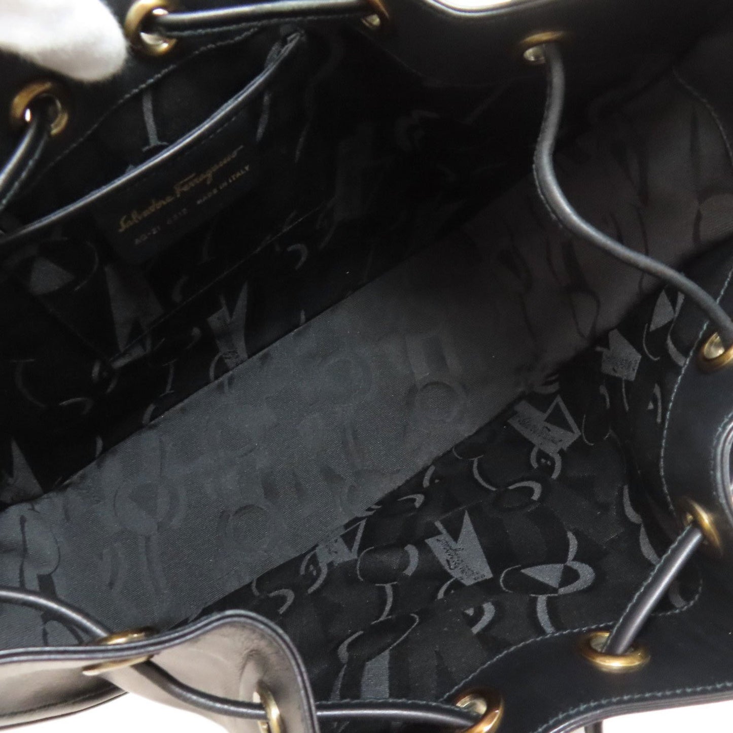 Salvatore Ferragamo Shoulder Bag Leather