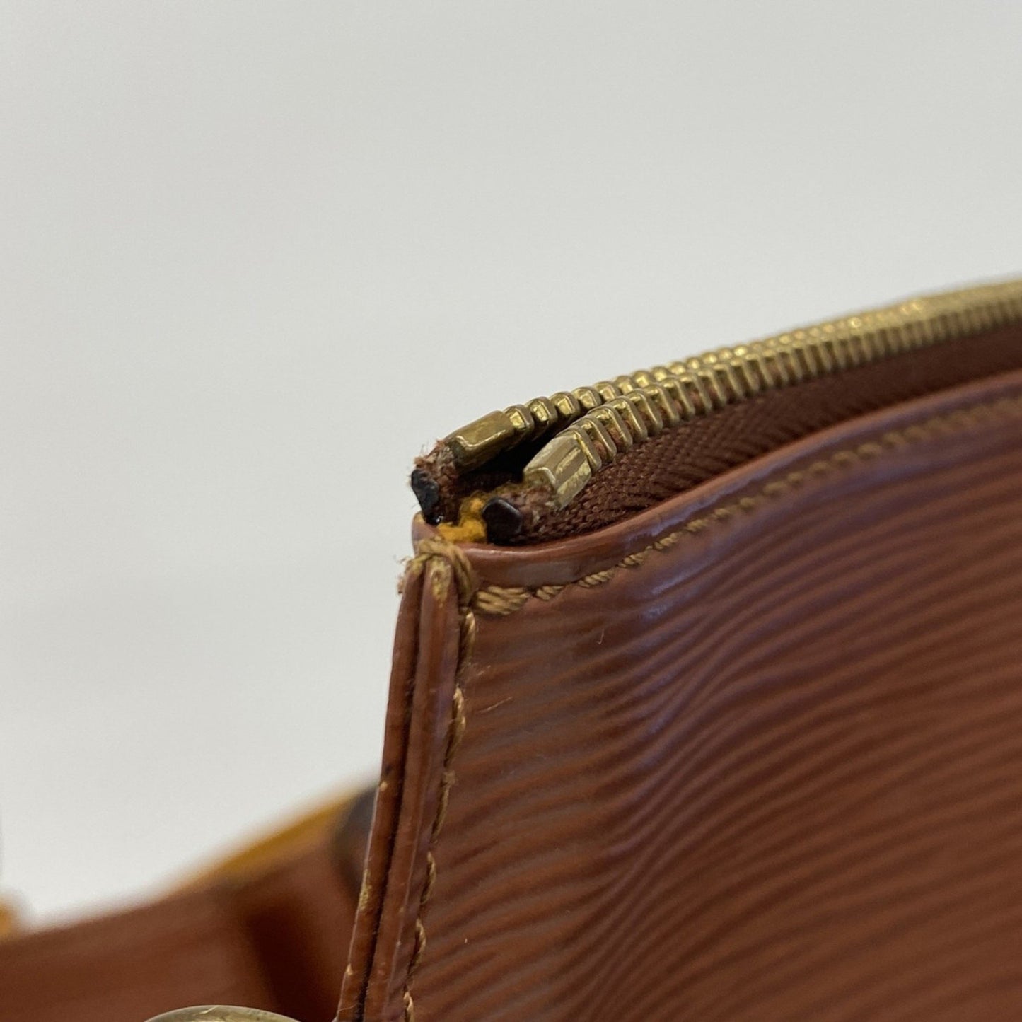 Louis Vuitton Epi Sac De Paul Gm Shoulder Bag M80193 Kenya Brown