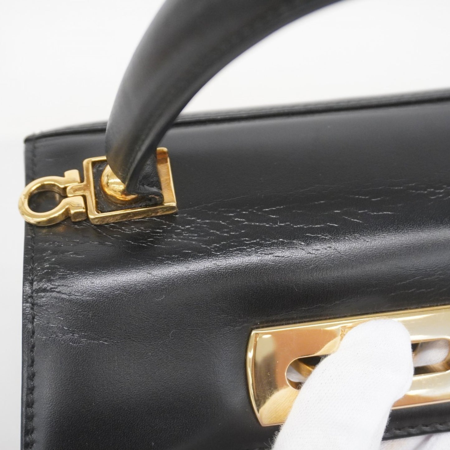Salvatore Ferragamo Gancini Leather Handbag In Black