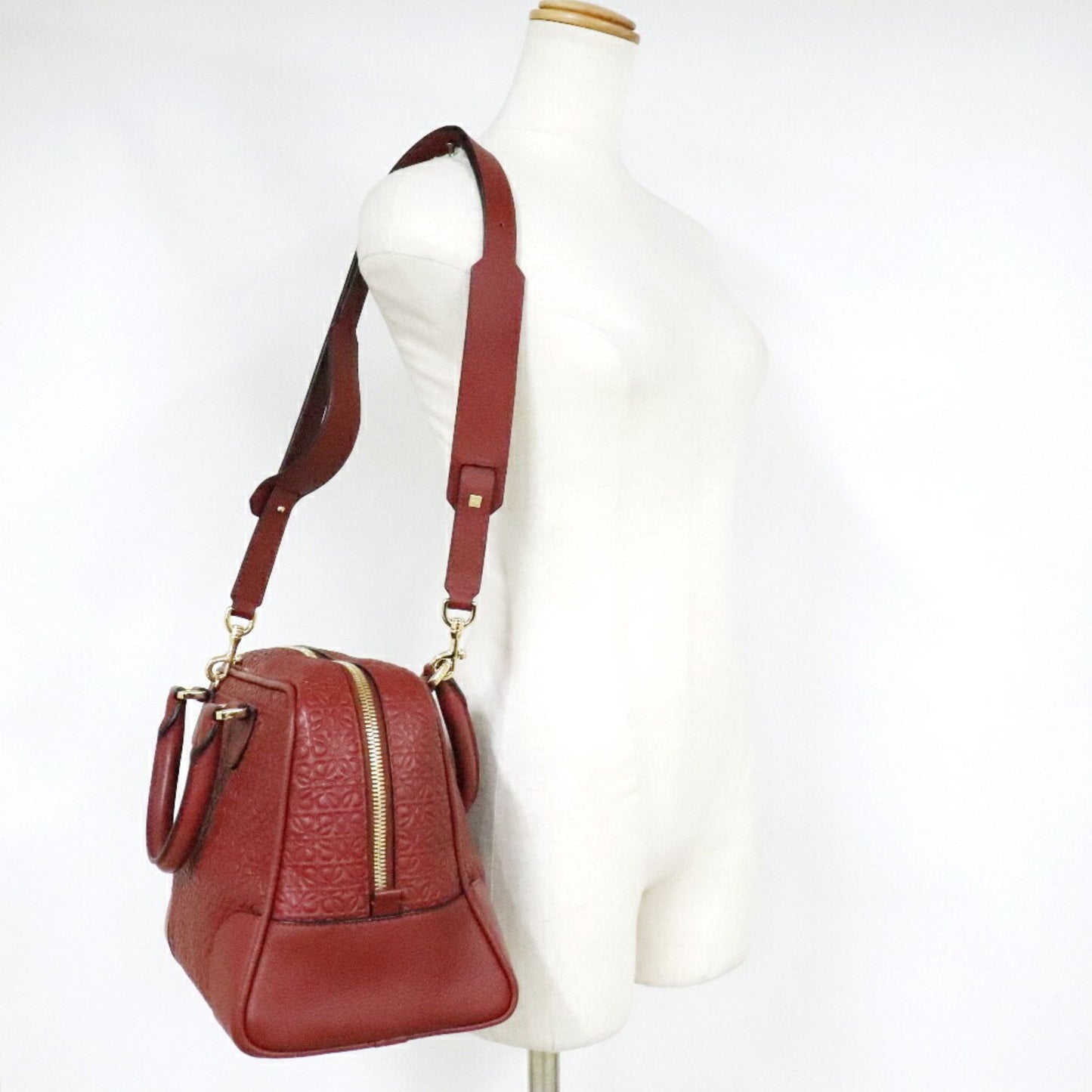 Loewe Amazona 75 Repeat Anagram 2Way Shoulder Calf Red