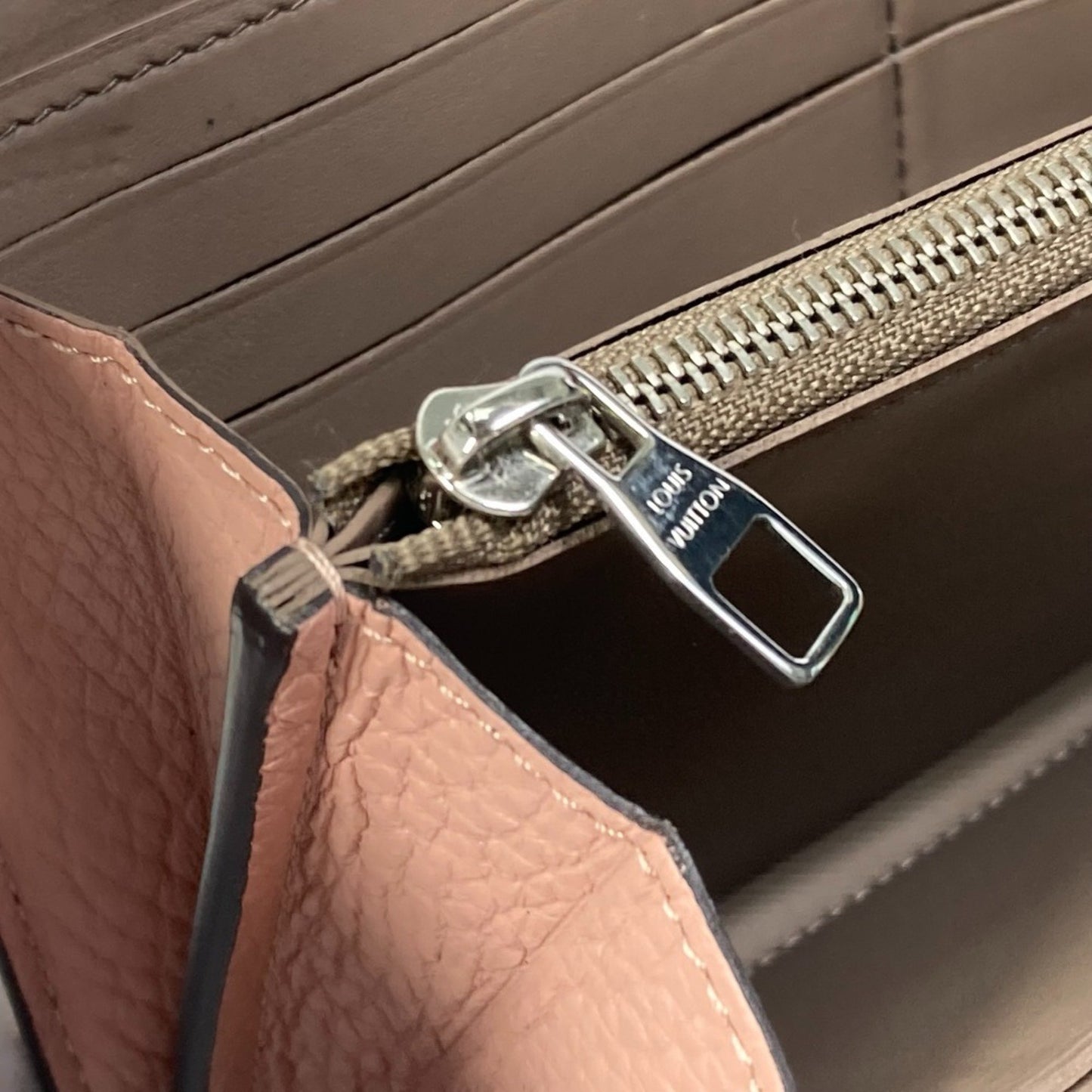 Louis Vuitton M63103 Portefeuille Comete L-Shaped Zipper Long Wallet In Taurillon Leather