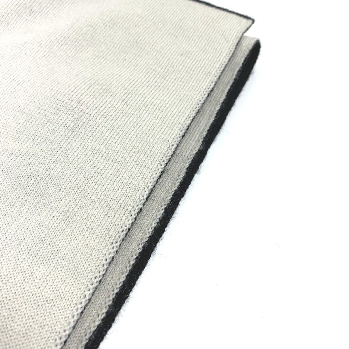 Fendi Fxs124 Logo Bicolor Scarf Black X White