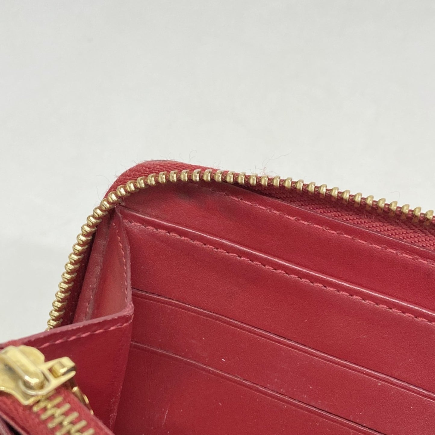 Louis Vuitton Vernis Zippy Wallet M91732 Rouge Grenadine