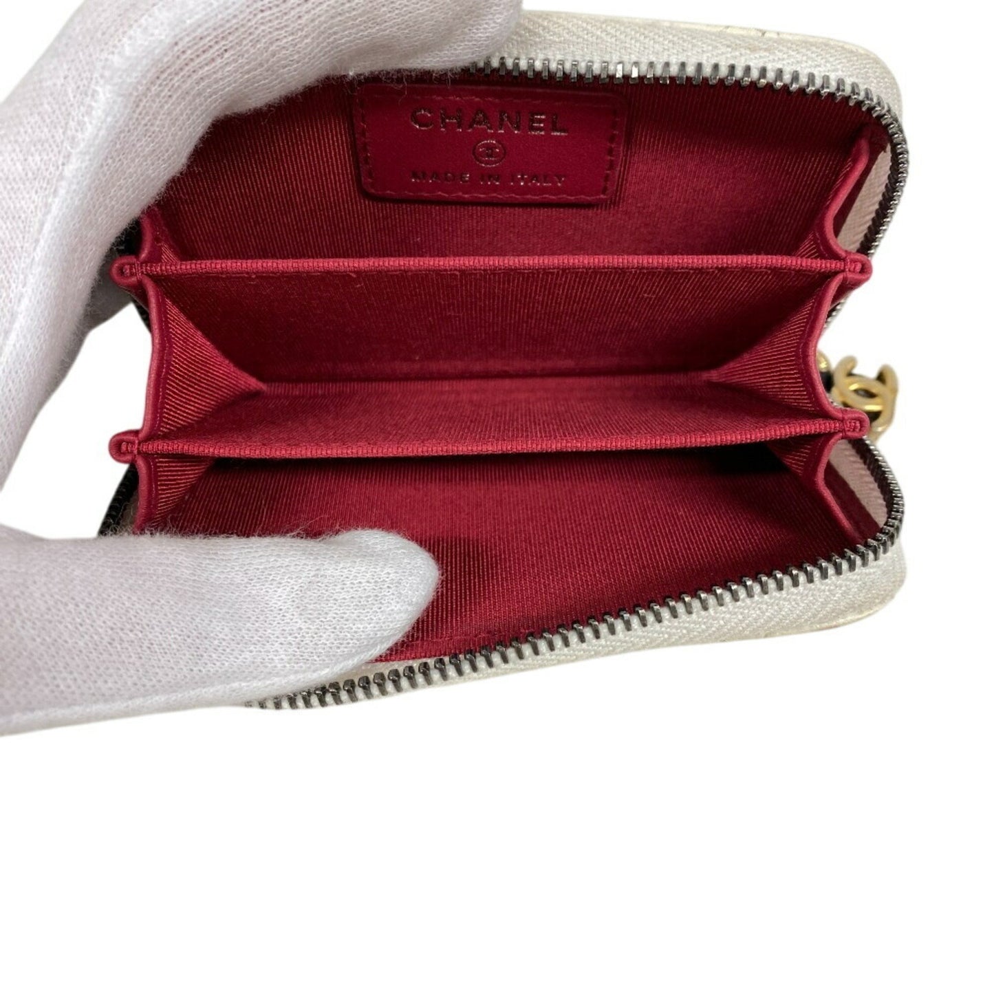 Chanel Gabriel Doux Round Coin Case Wallet White