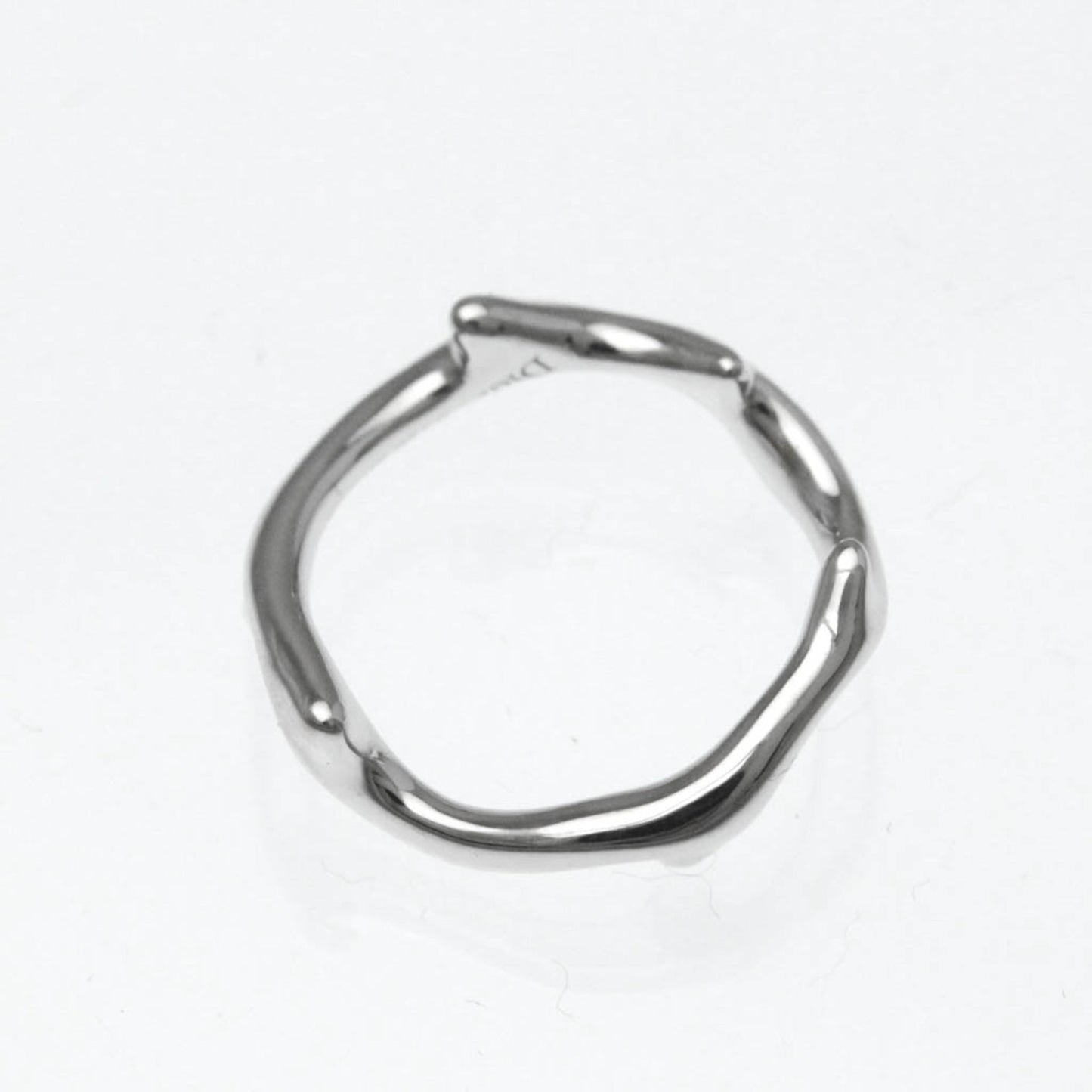 Christian Dior Bois De Rose Ring White Gold (18K) Fashion No Stone Band Ring Silver