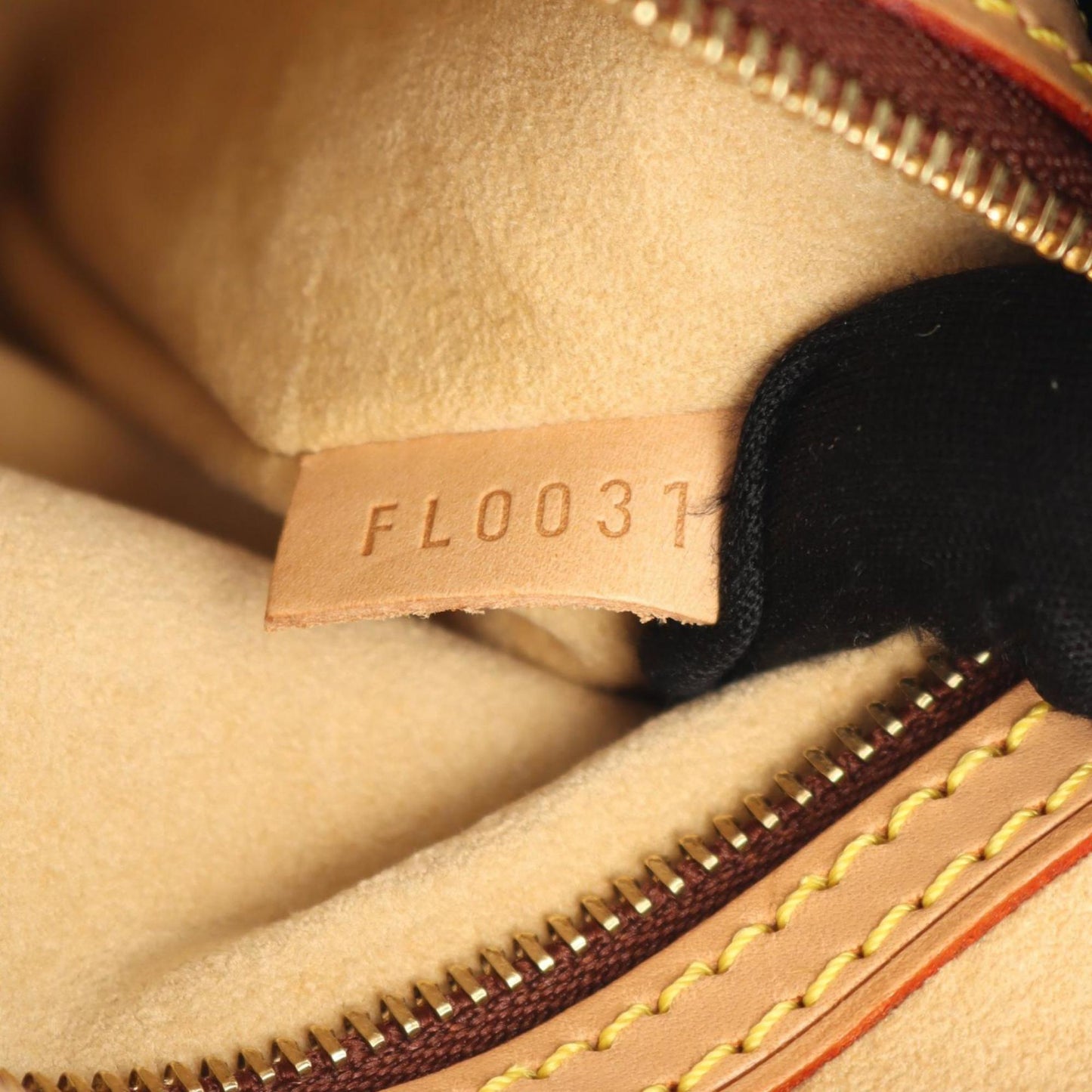 Louis Vuitton Looping Mm Shoulder Bag