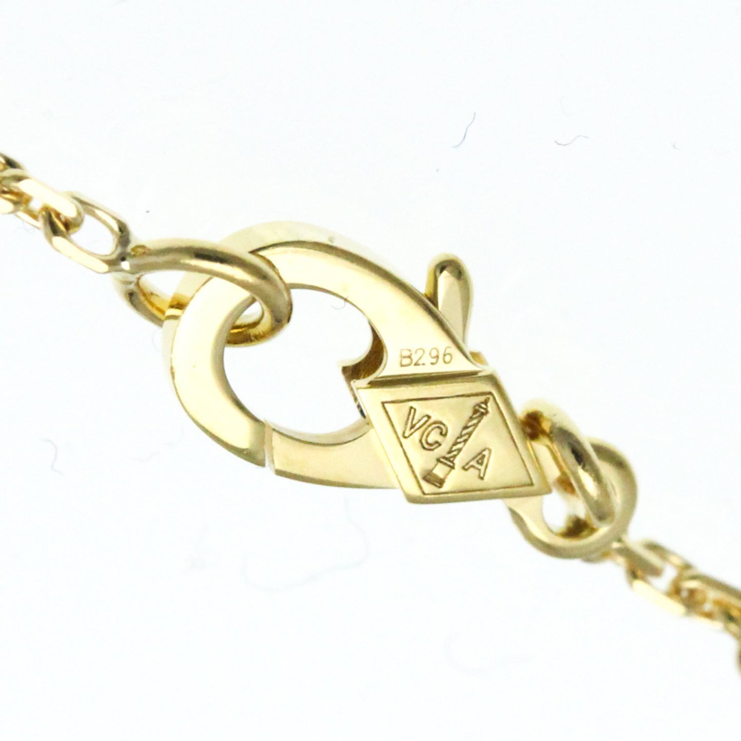 Van Cleef & Arpels Vintage Alhambra Necklace Yellow Gold (18K) Mother Of Pearl Men