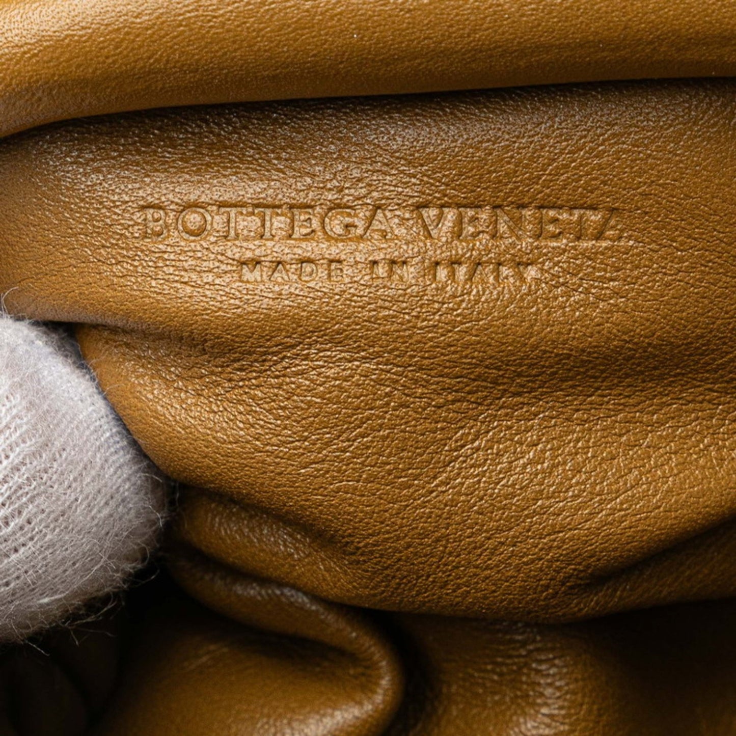 Bottega Veneta The Pouch Shoulder Bag In Brown Leather