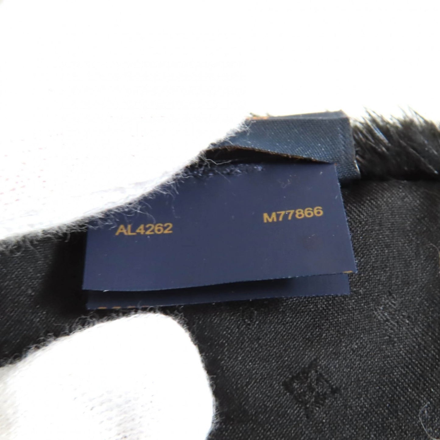 Louis Vuitton M77866 Echarpe Gaugram Mink Scarf With Lv Logo