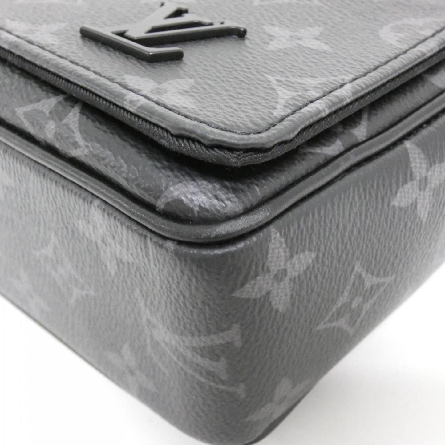 Louis Vuitton Monogram Eclipse District Pm M46255 Shoulder Bag