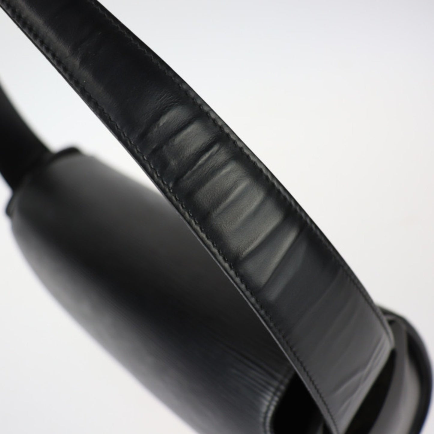 Louis Vuitton Nocturne Gm Shoulder Bag M52172 Epi Leather Black R2414113010039