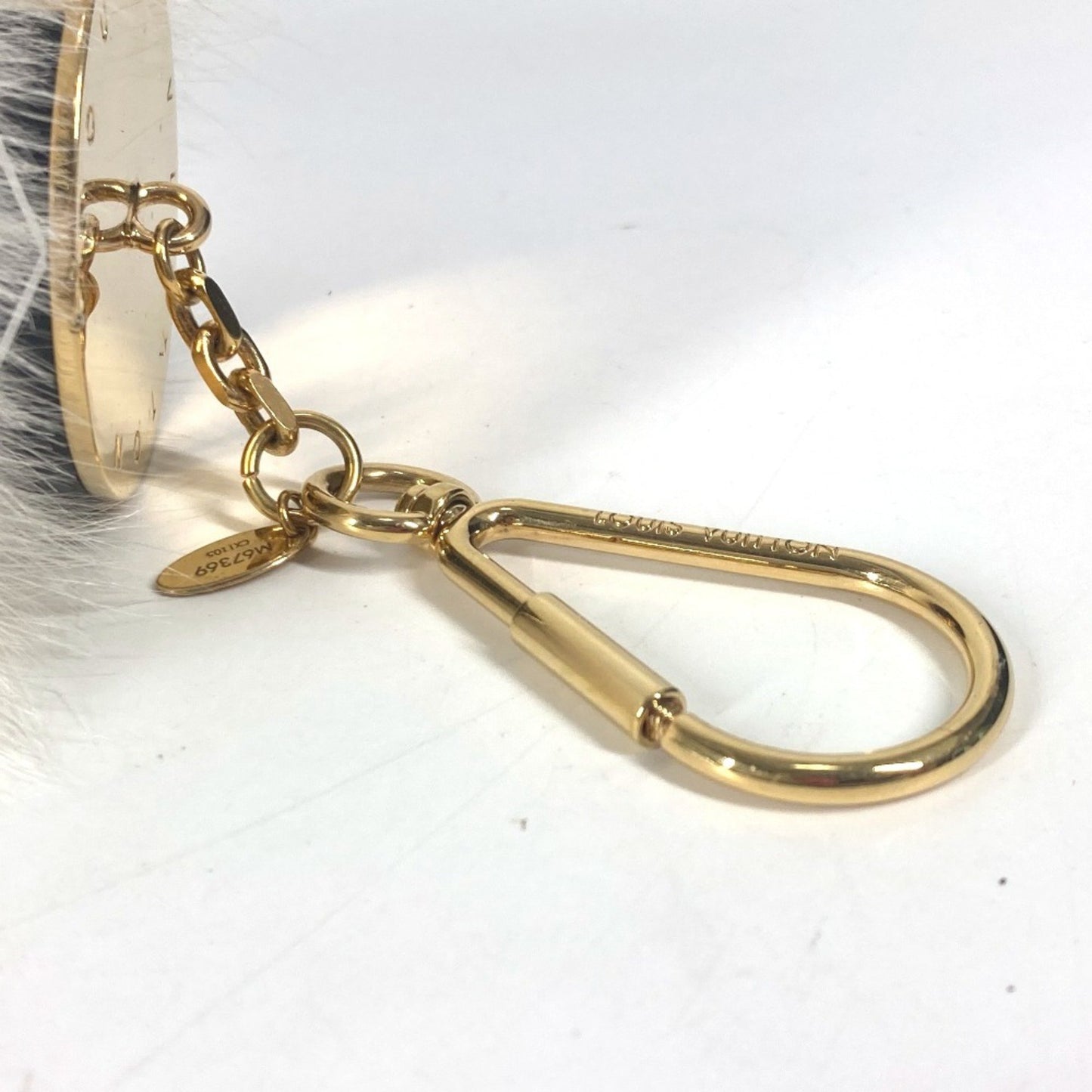 Louis Vuitton M67369 Fur Heart Logo Bag Charm Fuzzy V Accessory Keychain Metal