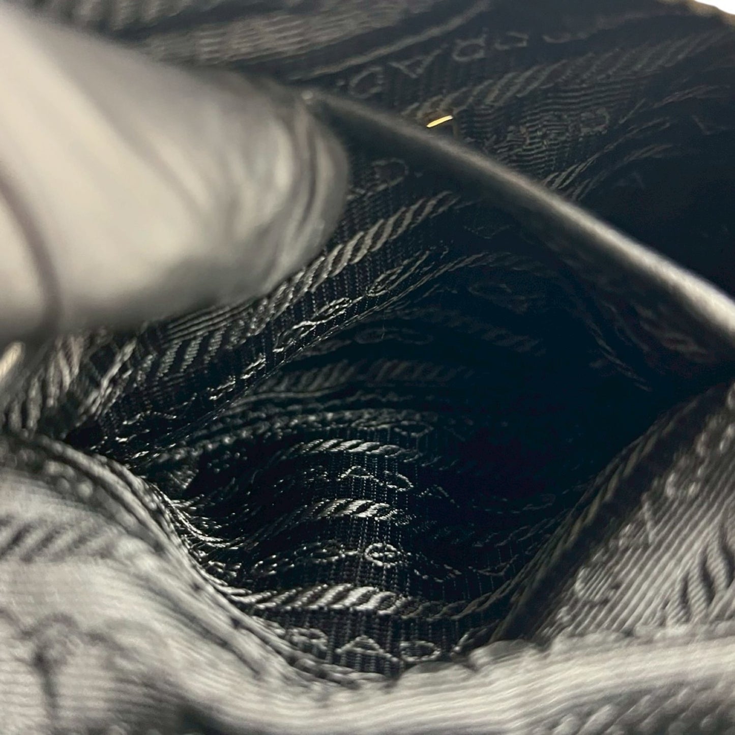 Prada Prada Logo Ribbon Motif Leather Mini Shoulder Bag Pochette Sacoche Black E74-6