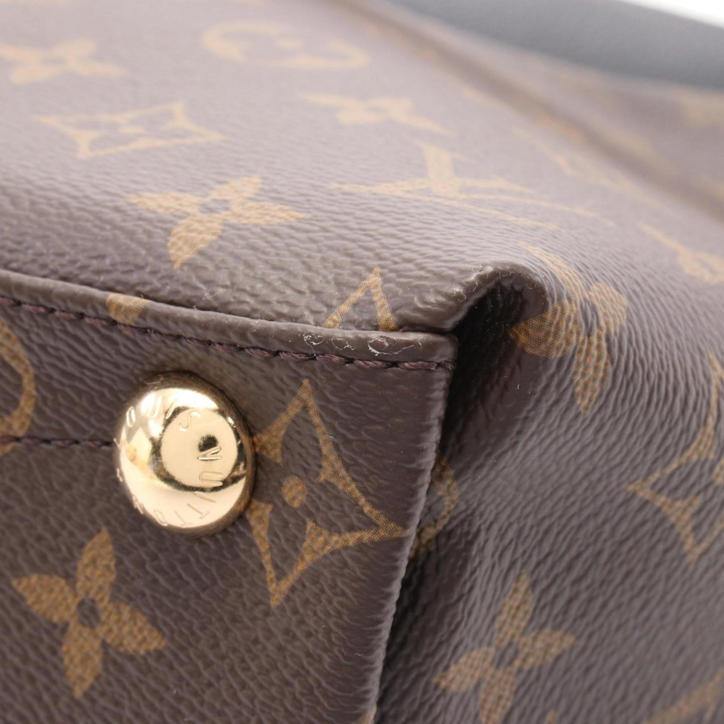 Louis Vuitton Monogram V Tote Mm Handbag
