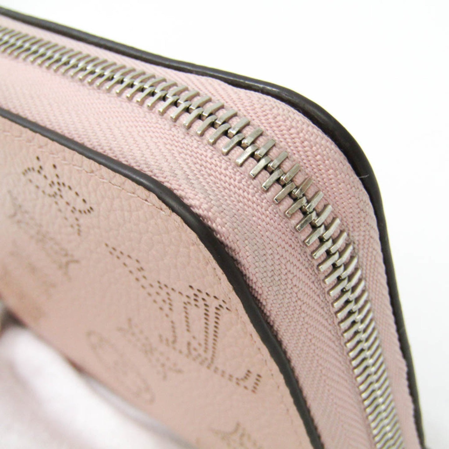 Louis Vuitton Mahina Zippy Wallet M61868