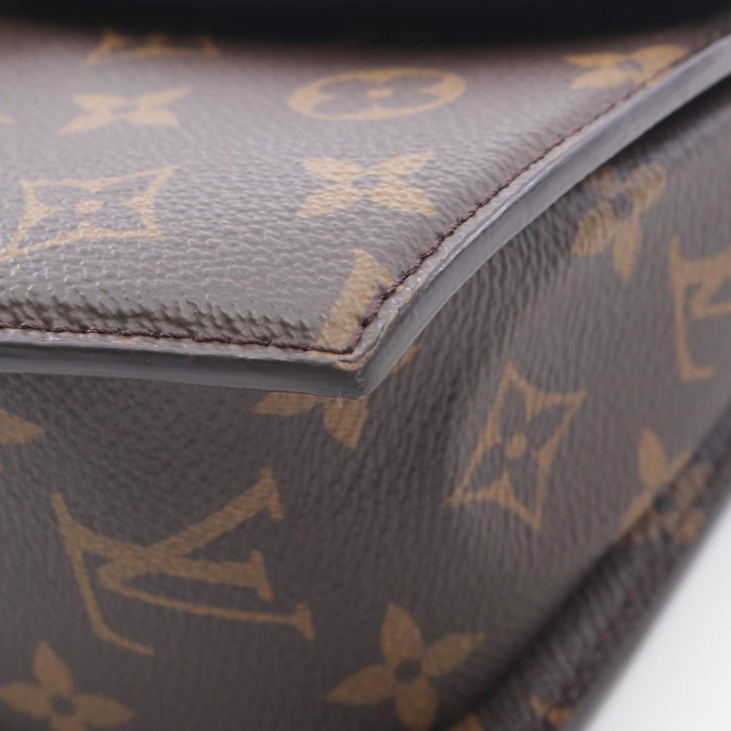 Louis Vuitton Tilsitt Handbag