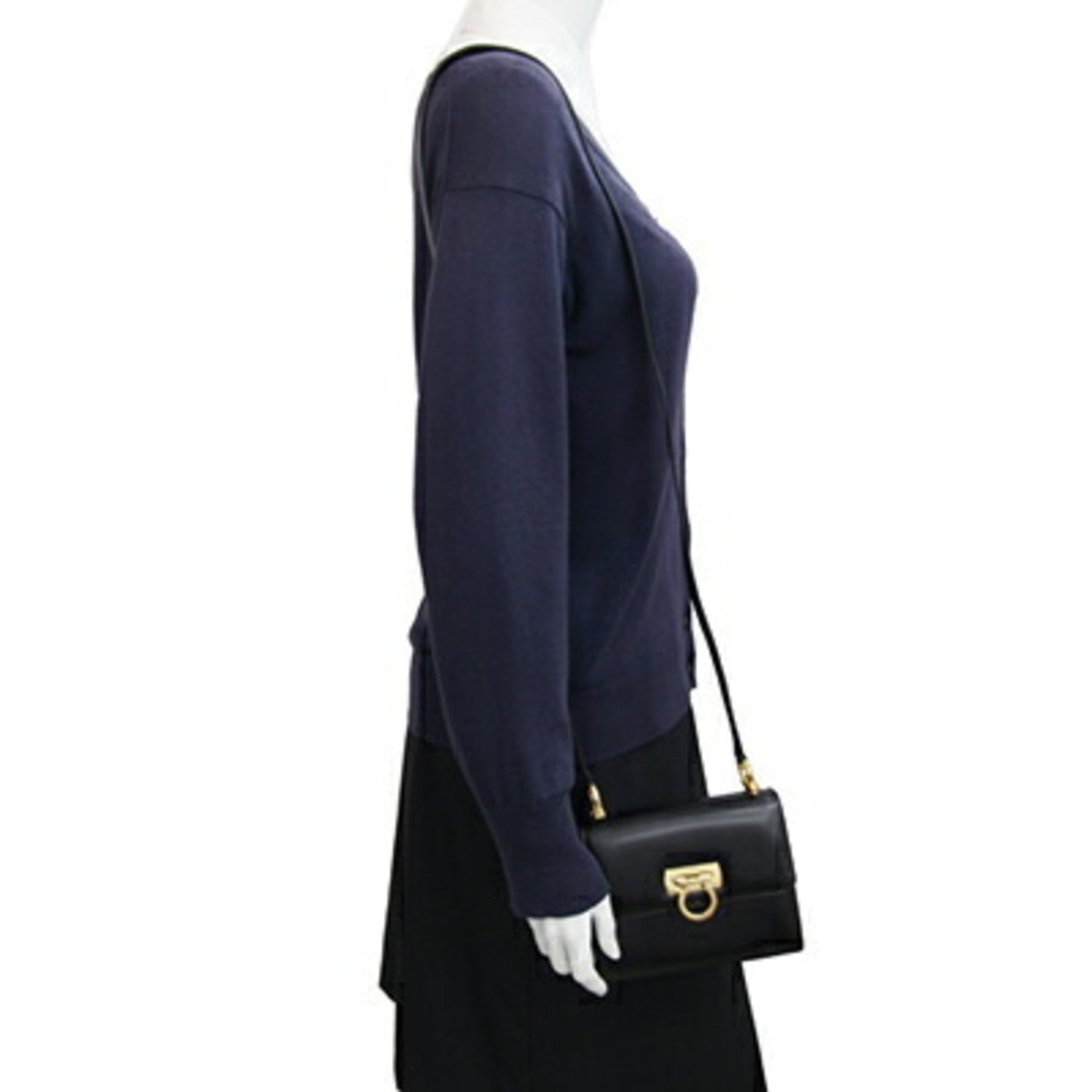 Salvatore Ferragamo Gancini Shoulder Bag 2147 97 Black Leather Pochette