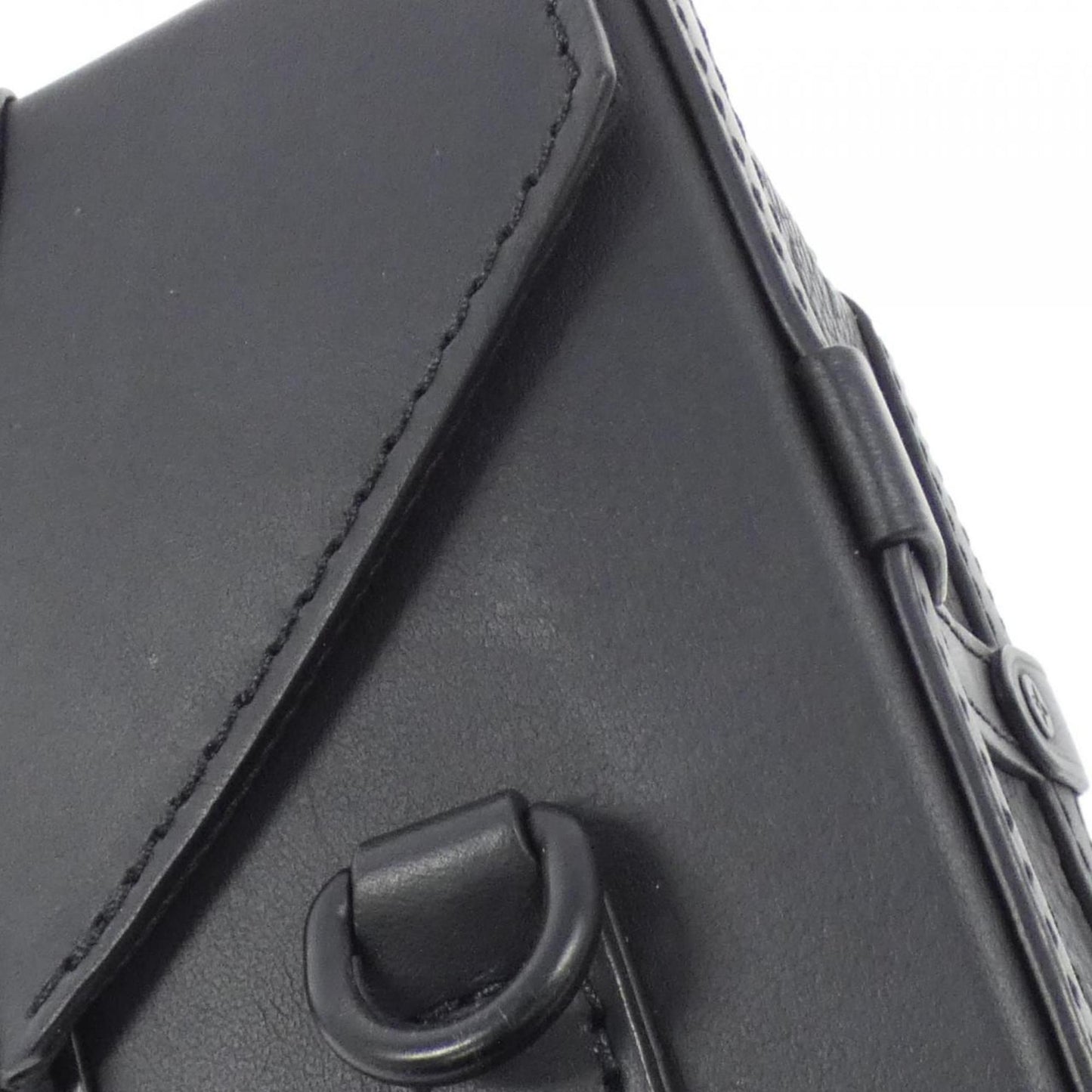 Louis Vuitton Taurillon Vertical Trunk Wearable Wallet M82070 Shoulder Bag