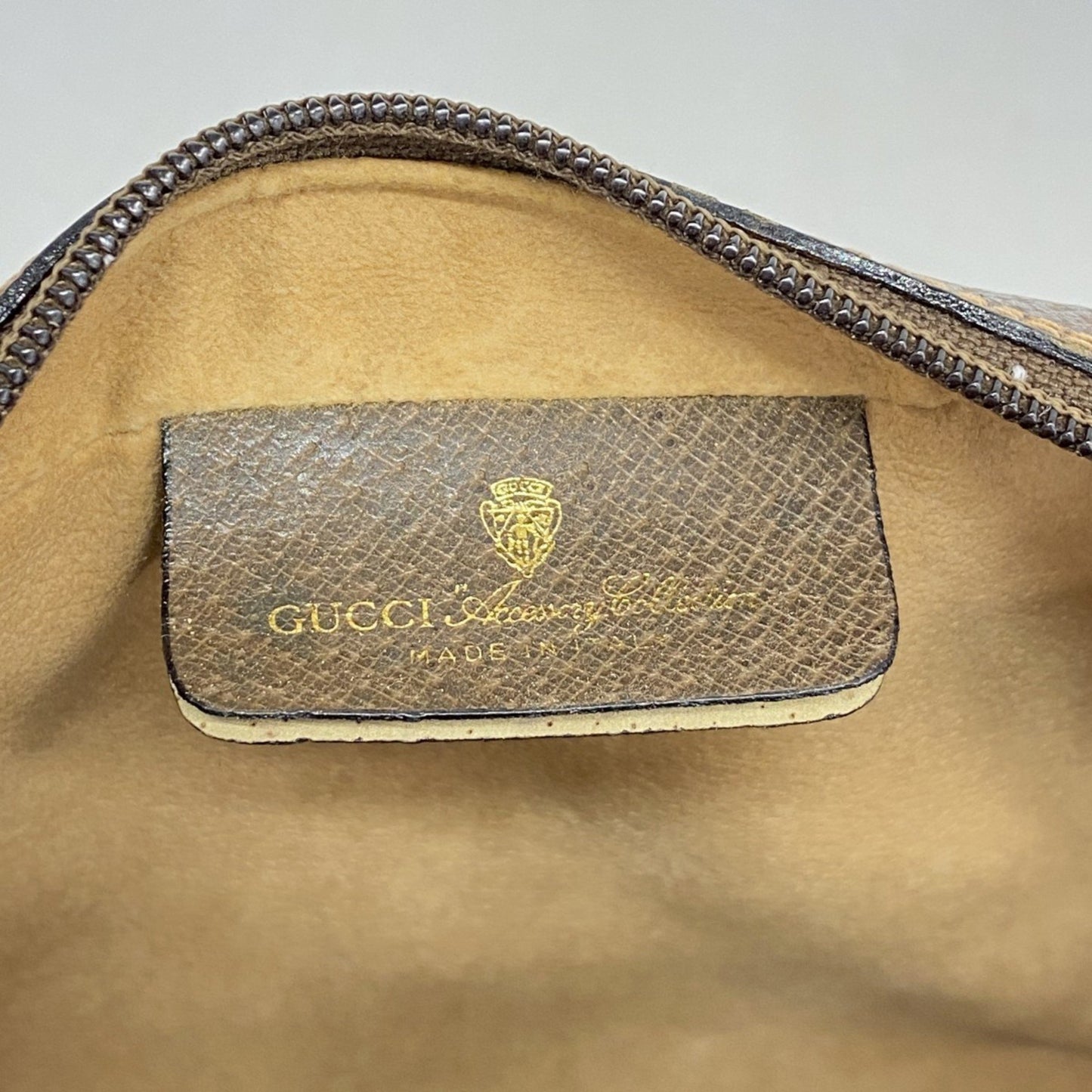 Gucci Gg Supreme Sherry Line Clutch Bag 63 01 012 Brown