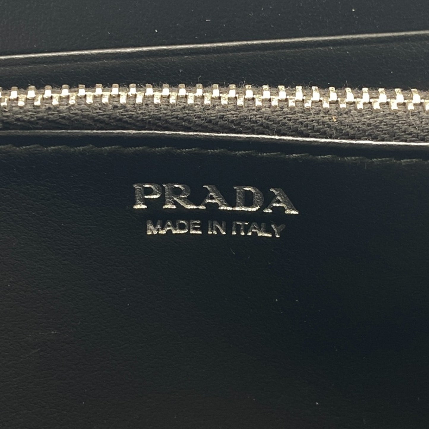 Prada 1Ml506-2Bbe Round Lettering Long Wallet