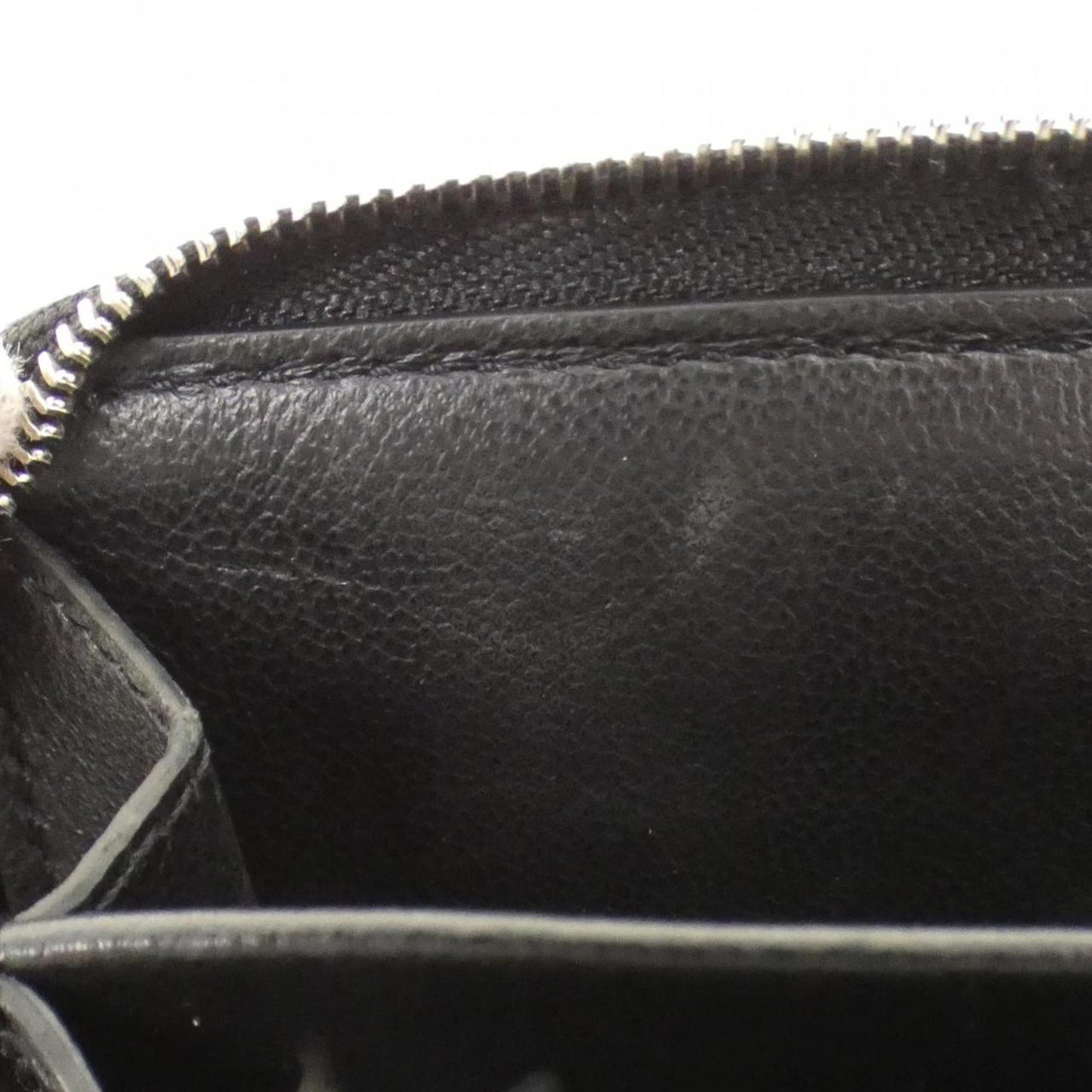 Louis Vuitton Coussin Portefeuille Lou M82767 Wallet