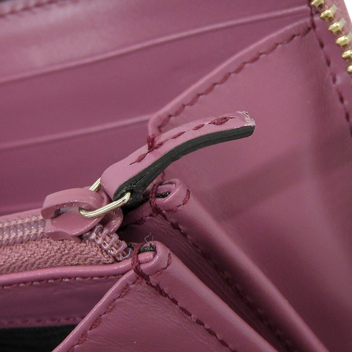 Like New Gucci Interlocking G Round Long Wallet 354487 525040 Leather Pink Gg Studs Embossed