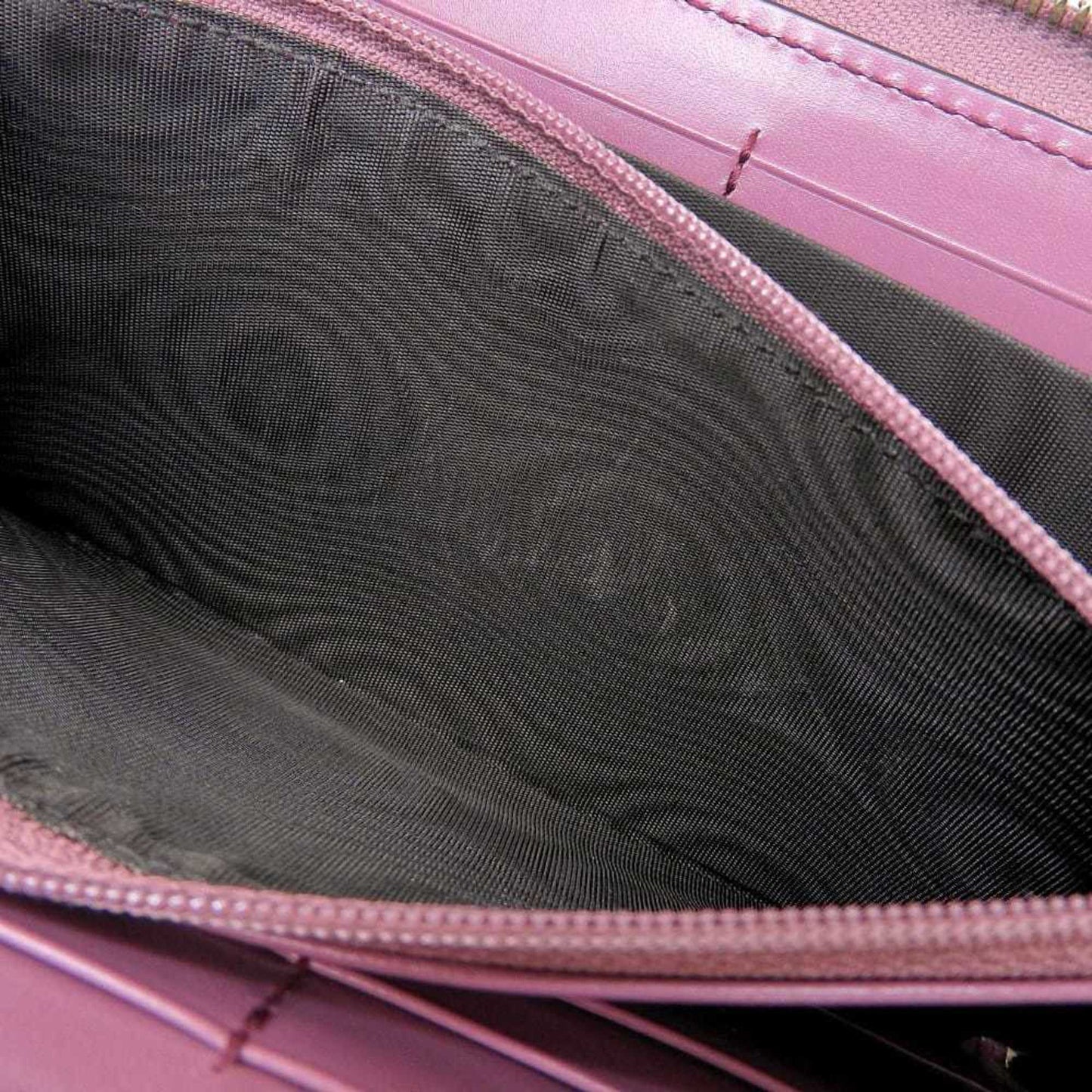 Like New Gucci Interlocking G Round Long Wallet 354487 525040 Leather Pink Gg Studs Embossed