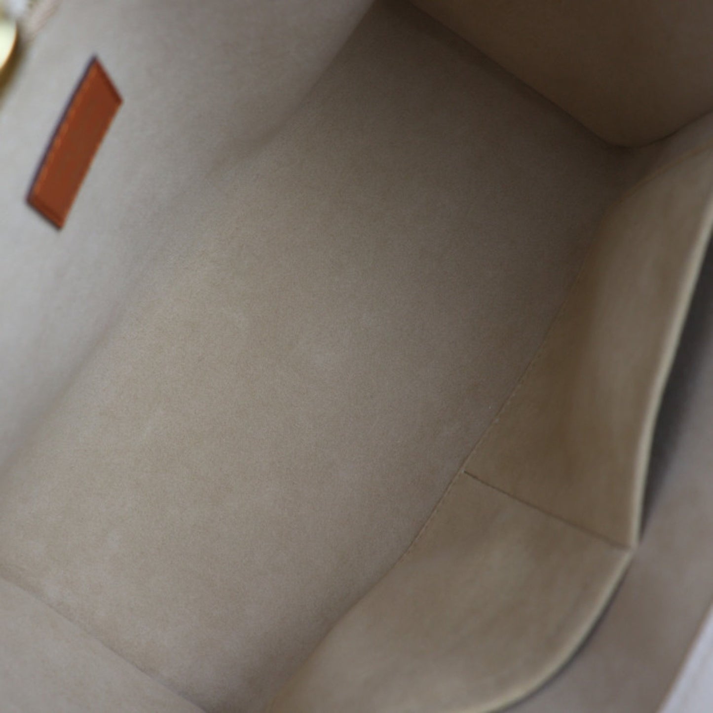 Louis Vuitton On My Side Mm Monogram Tuftage Handbag M53825 Calf Leather Gale Tote Bag Shoulder