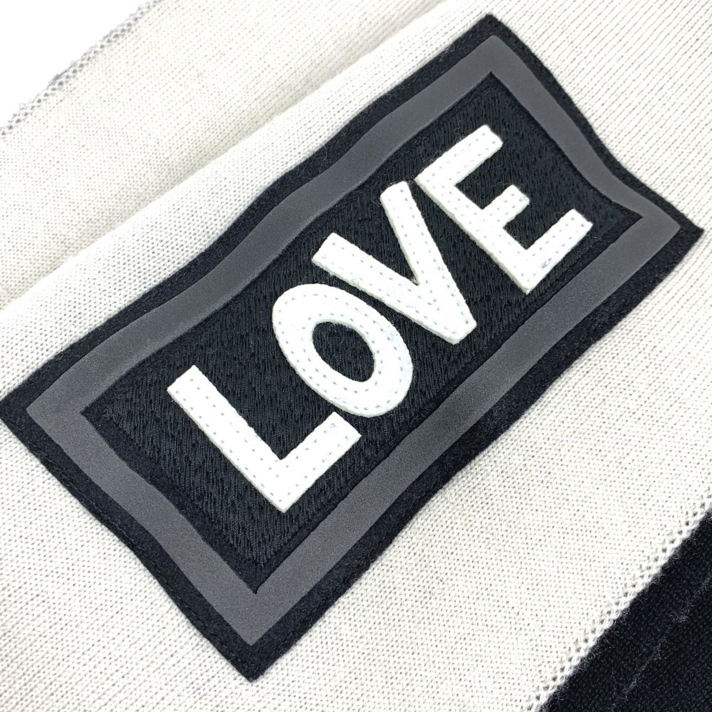 Fendi Fxs124 Logo Scarf/Muffler