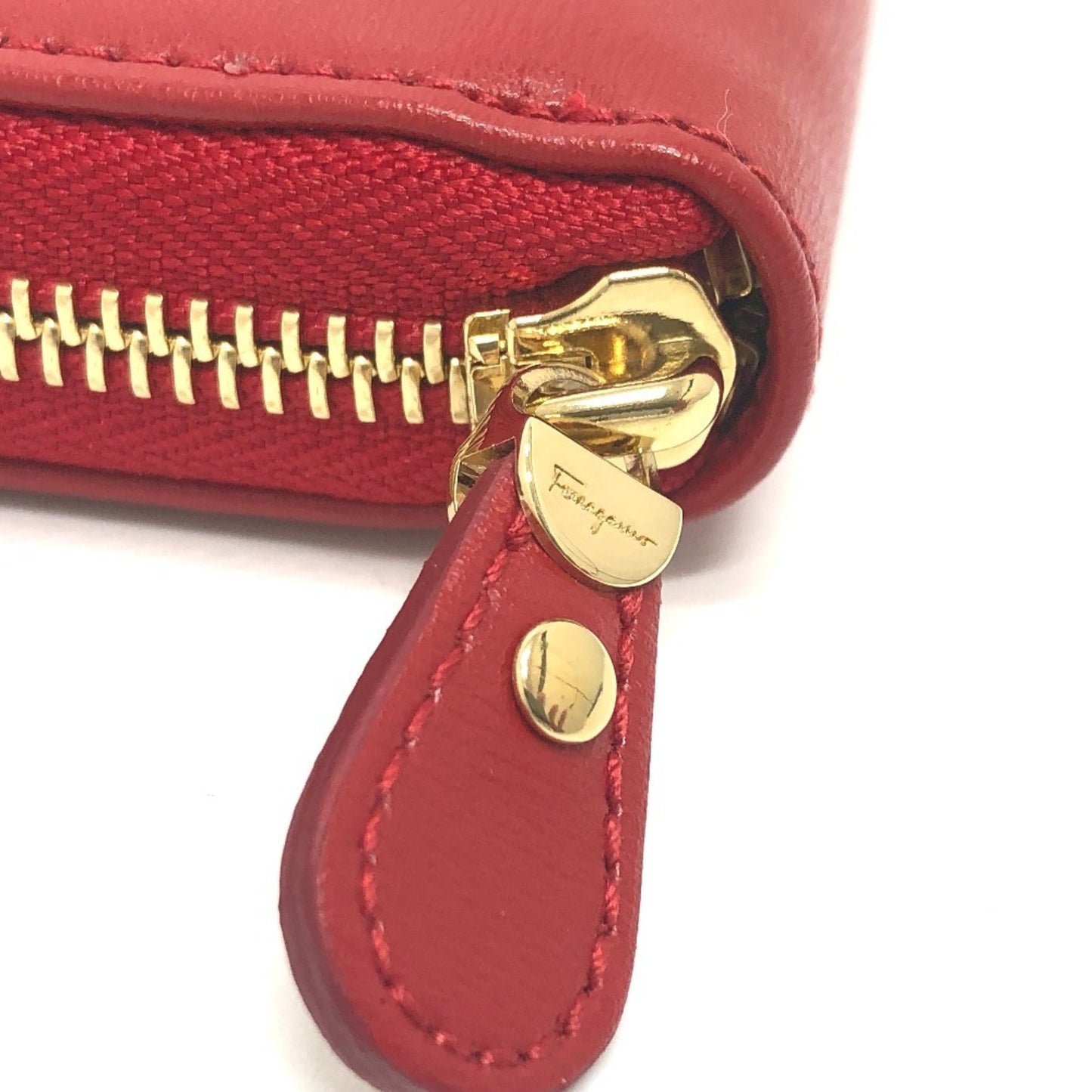 Salvatore Ferragamo Gancini Round Zip Wallet