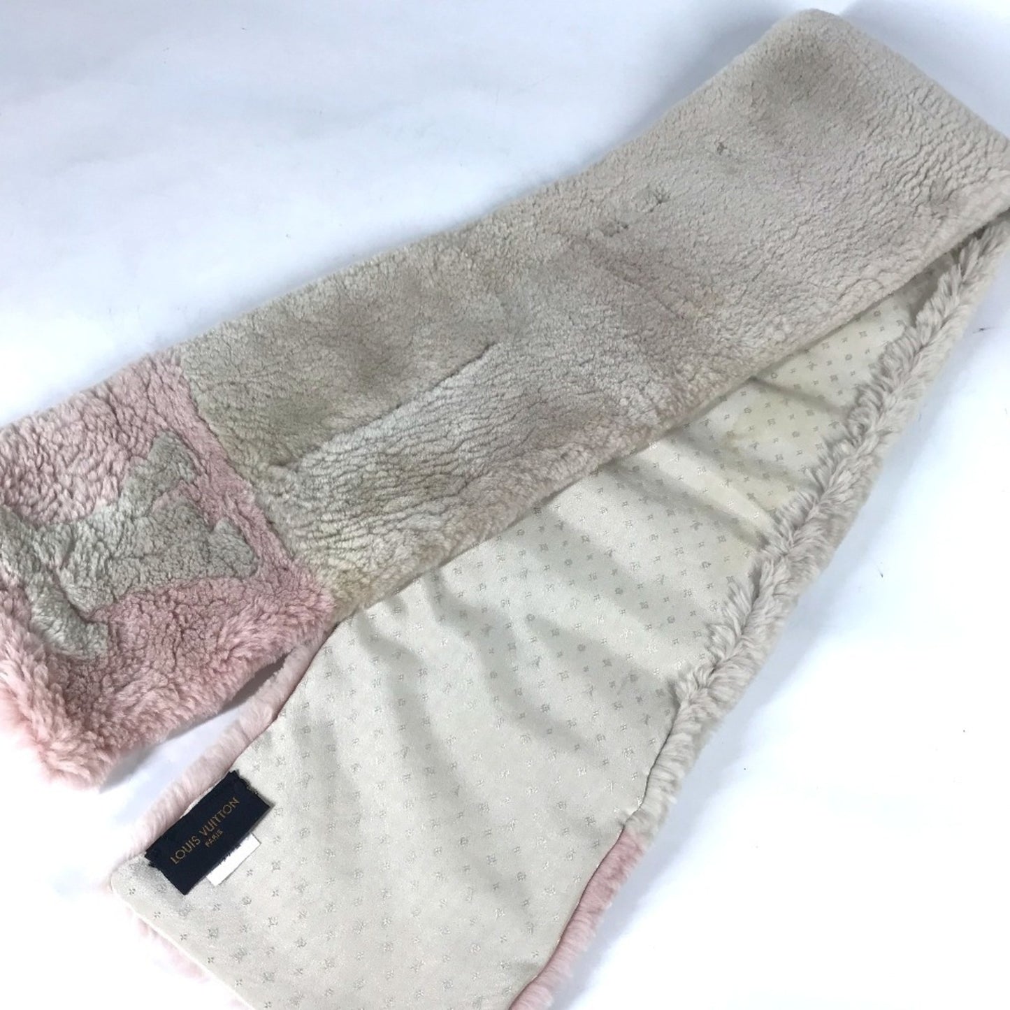 Louis Vuitton M70873 Fur Tippet Logo Two-Tone Echarpe Lv In The City Scarf