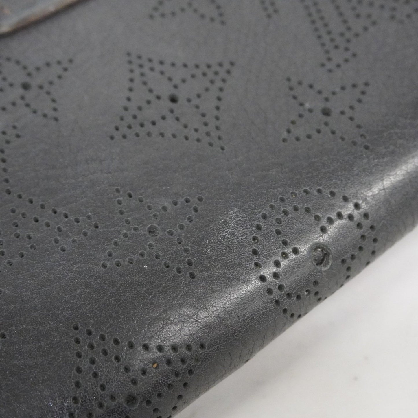 Louis Vuitton Mahina Portefeuille Iris Long Wallet M58163 Noir