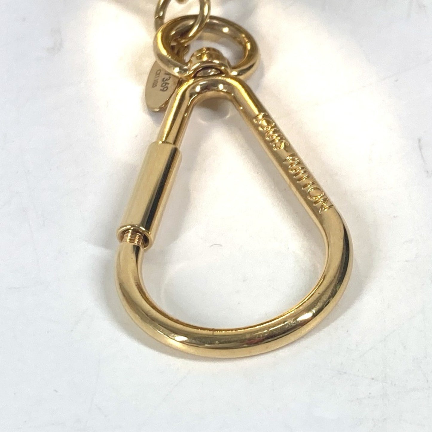 Louis Vuitton M67369 Fur Heart Logo Bag Charm Fuzzy V Accessory Keychain Metal