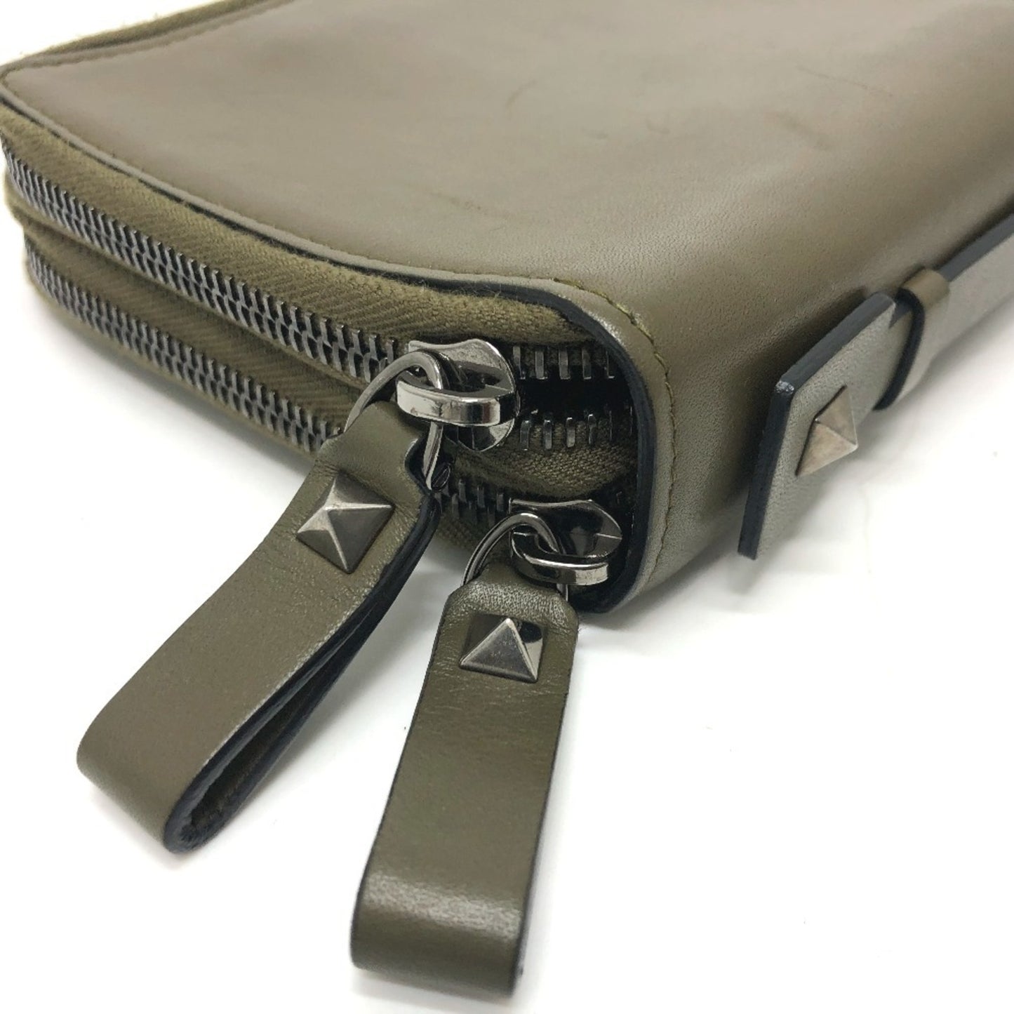 Valentino Garavani Rockstud Double Zip Wallet