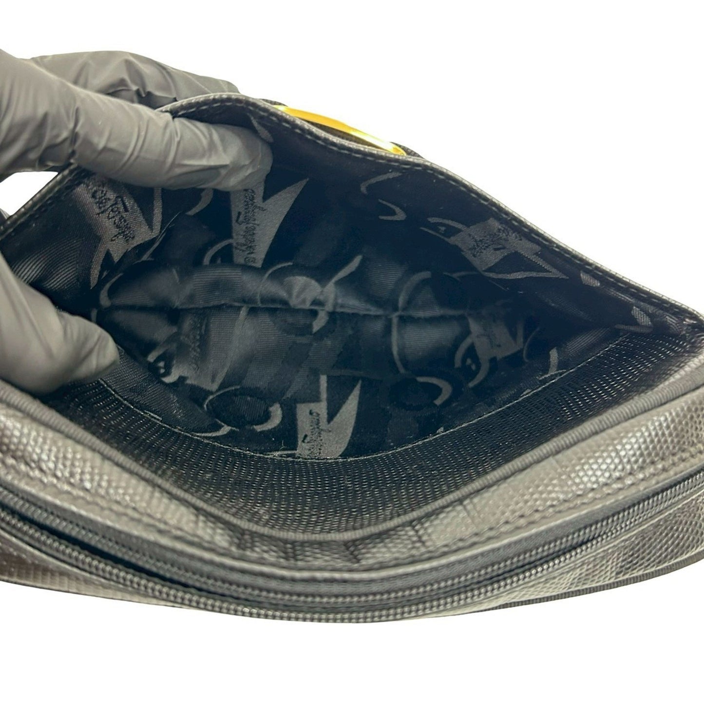 Salvatore Ferragamo Vara Leather Shoulder Bag/Pochette In Black 27551