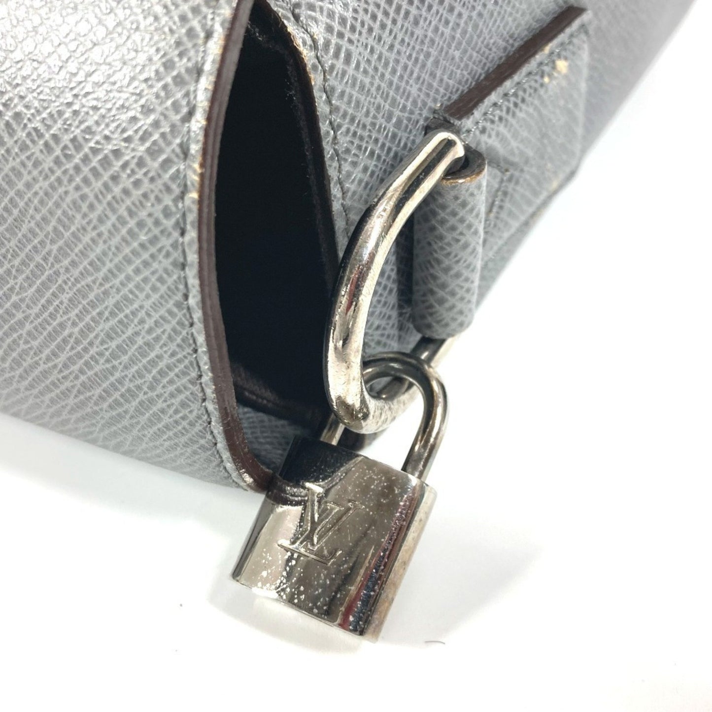 Louis Vuitton M32638 Taiga Vasili Gm 2Way Bag Shoulder Handbag Crossbody Business Leather