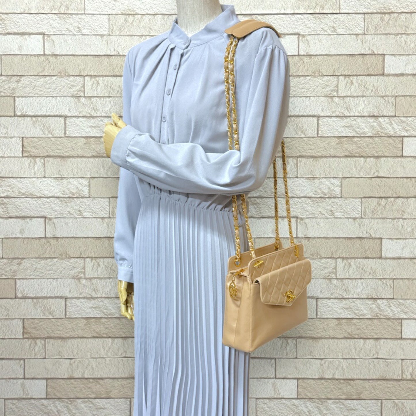 Chanel Shoulder Bag Lambskin Beige