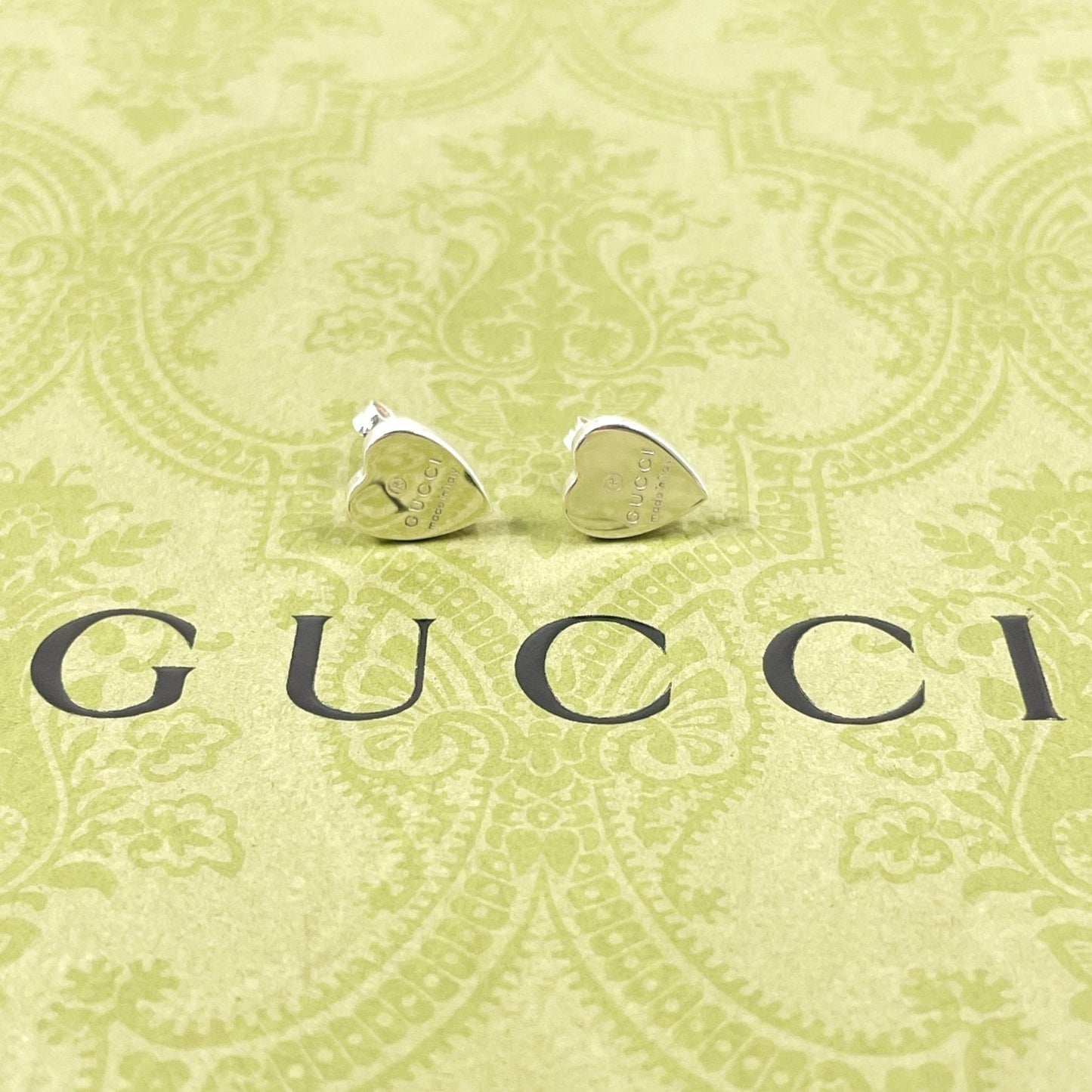 Gucci Trademark Heart Shape 223990 J8400 8106 Earrings