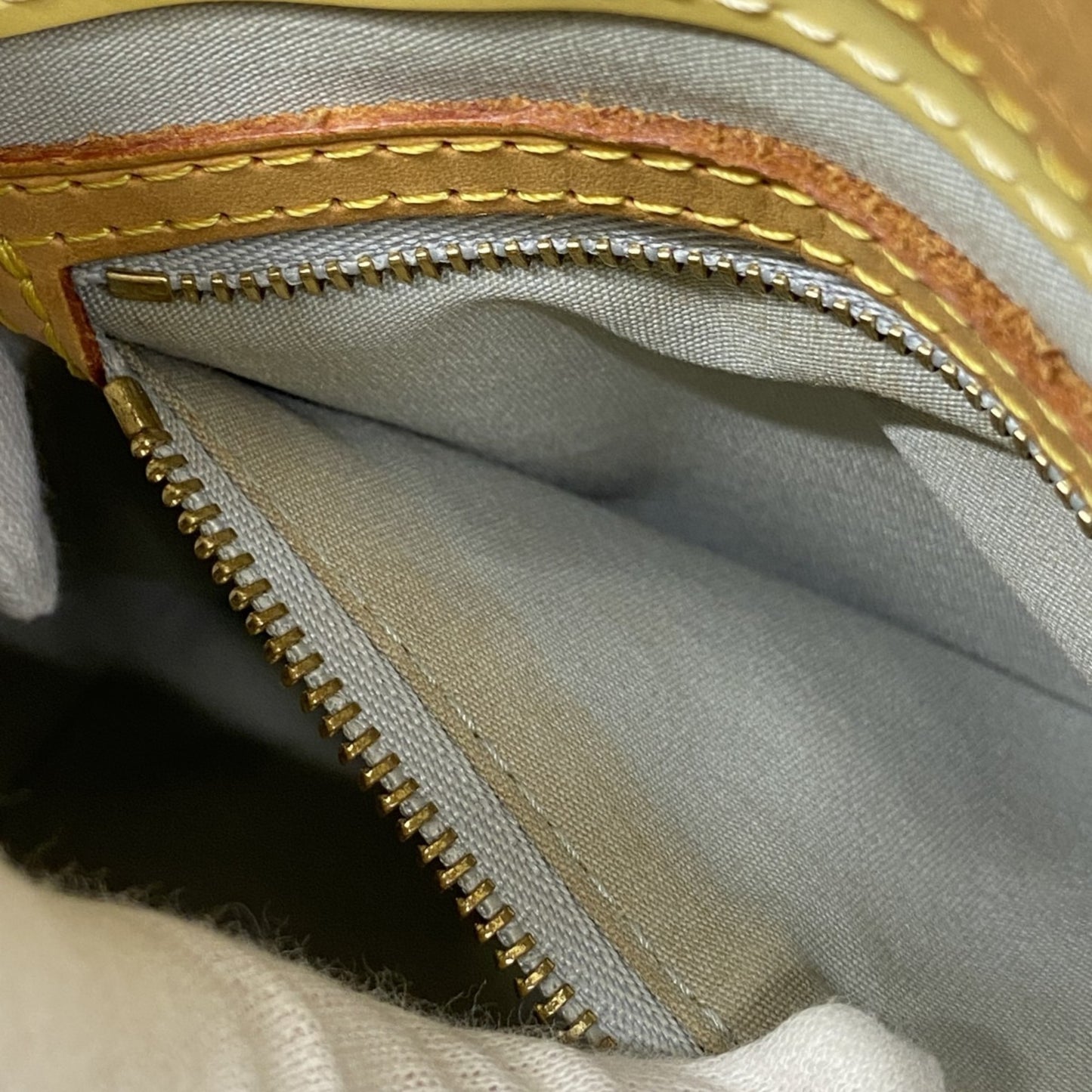 Louis Vuitton Vernis Reed Pm Handbag M91336 Pearl