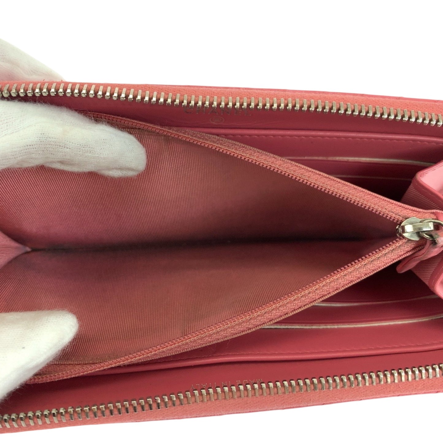 Chanel V Chevron Stitch Coco Mark Pink Gold Hardware Caviar Skin Long Wallet Round Zipper