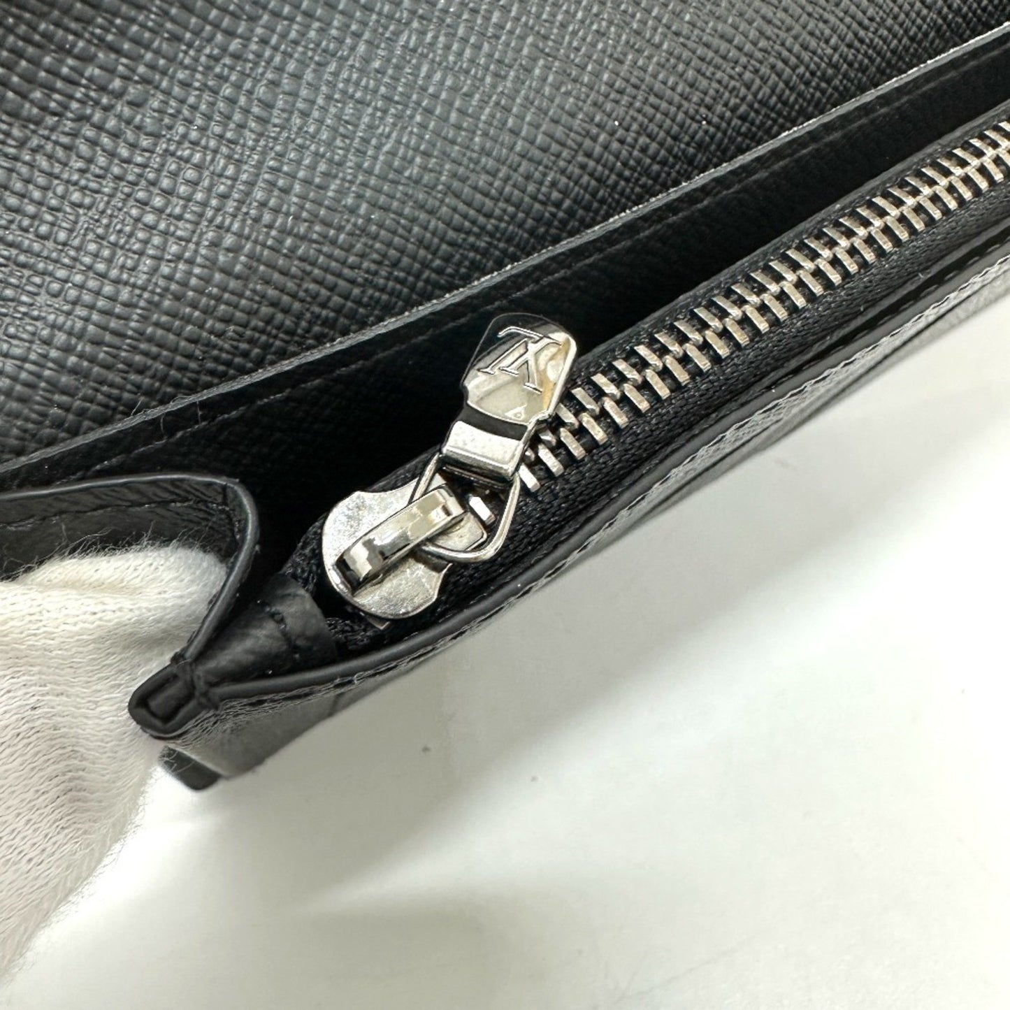 Louis Vuitton M61697 Portefeuille Brazza Bi-Fold Wallet Long Monogram Eclipse Canvas