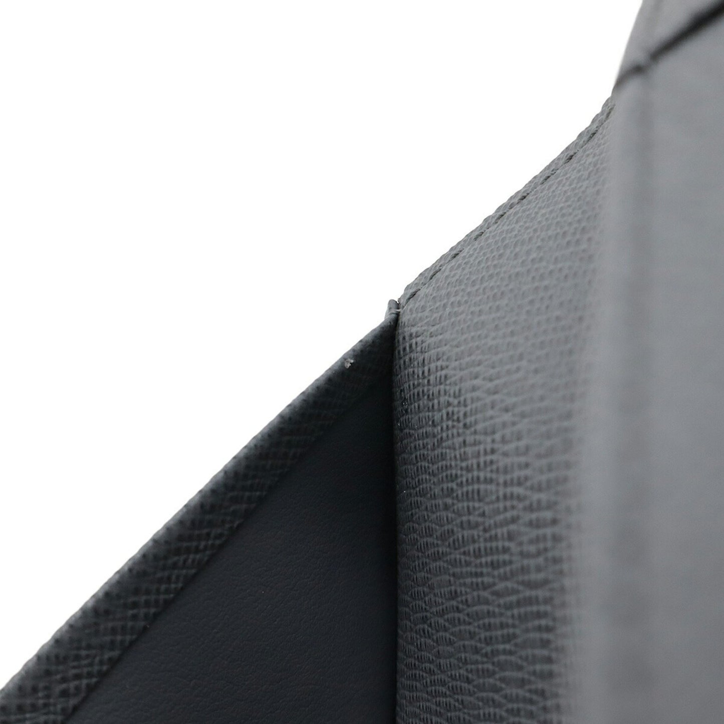 Louis Vuitton Taiga Couverture Passport Case Cover Glacier Gray M32647