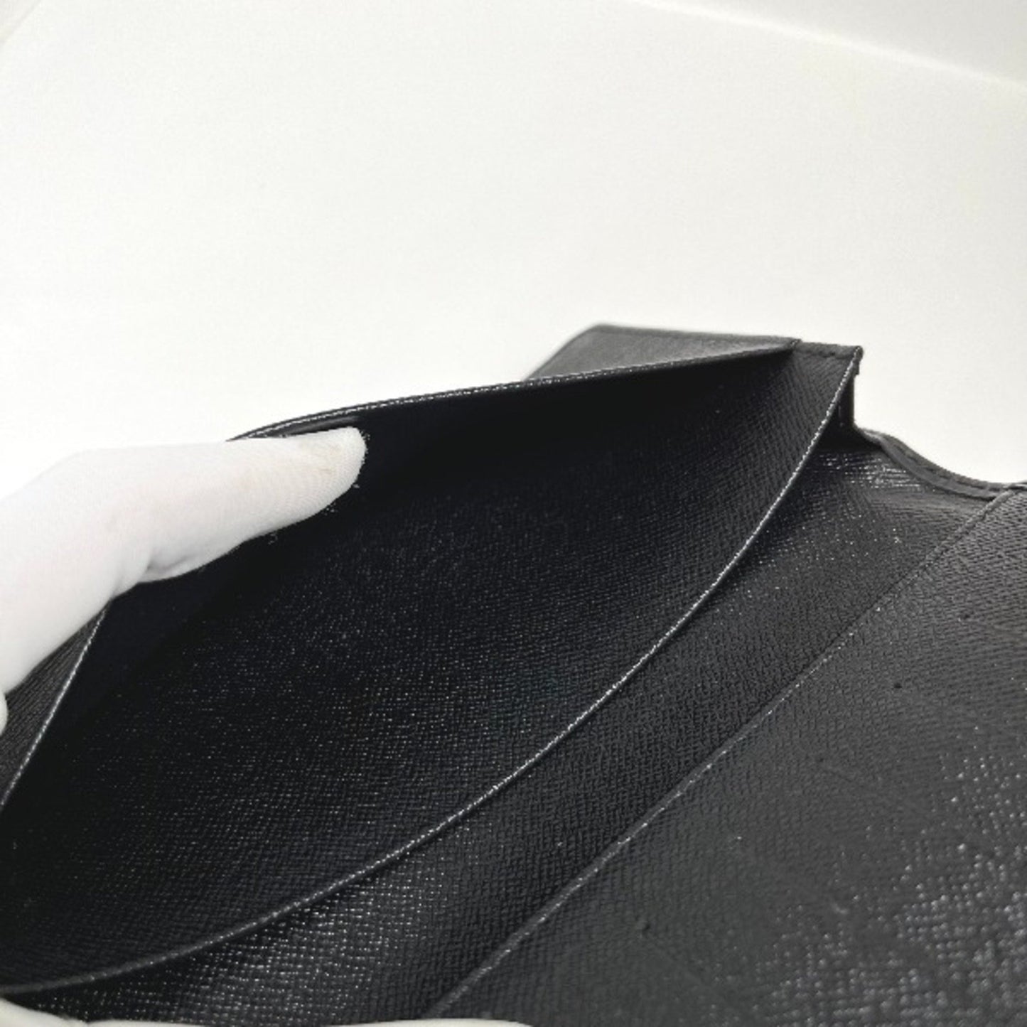 Louis Vuitton Bifold Long Wallet Epi Porto Cult Credit M63212 Louis Vuitton Noir Lv