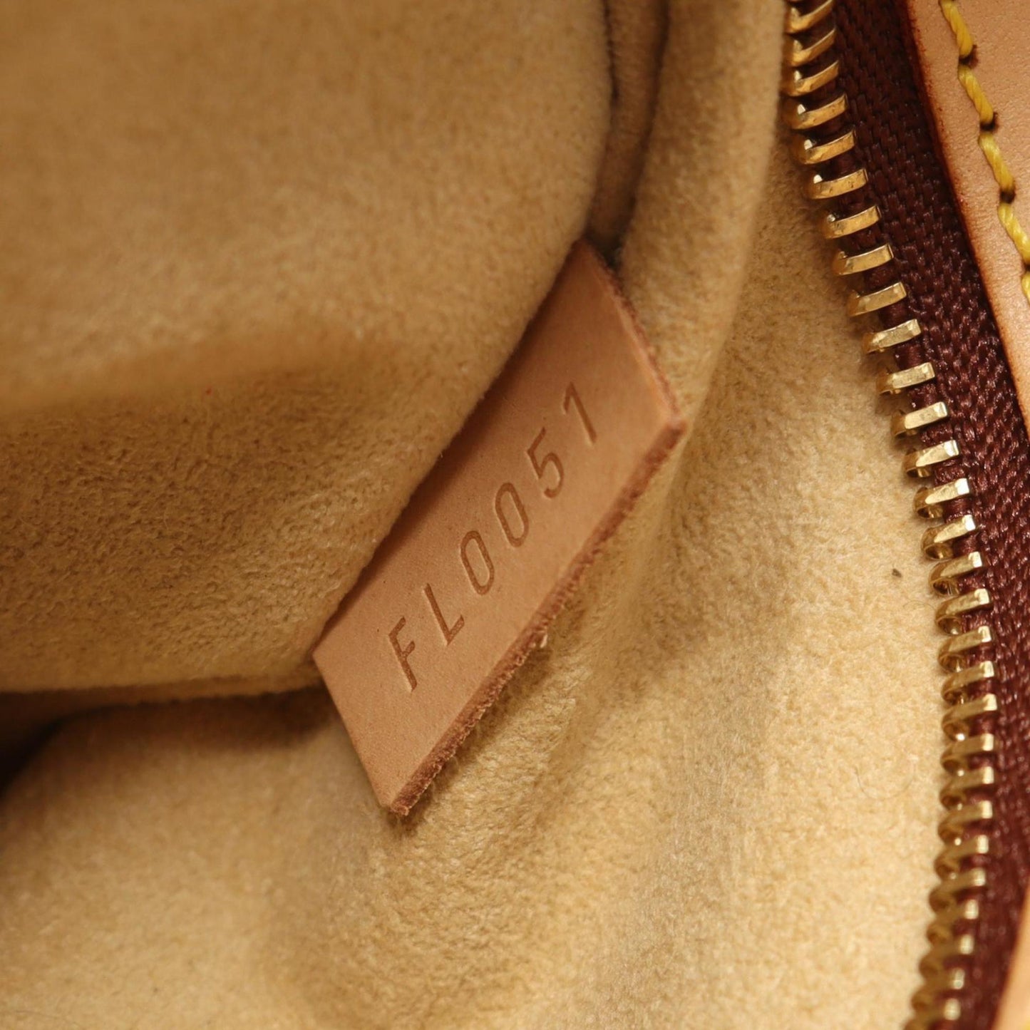Louis Vuitton Looping Mm Shoulder Bag