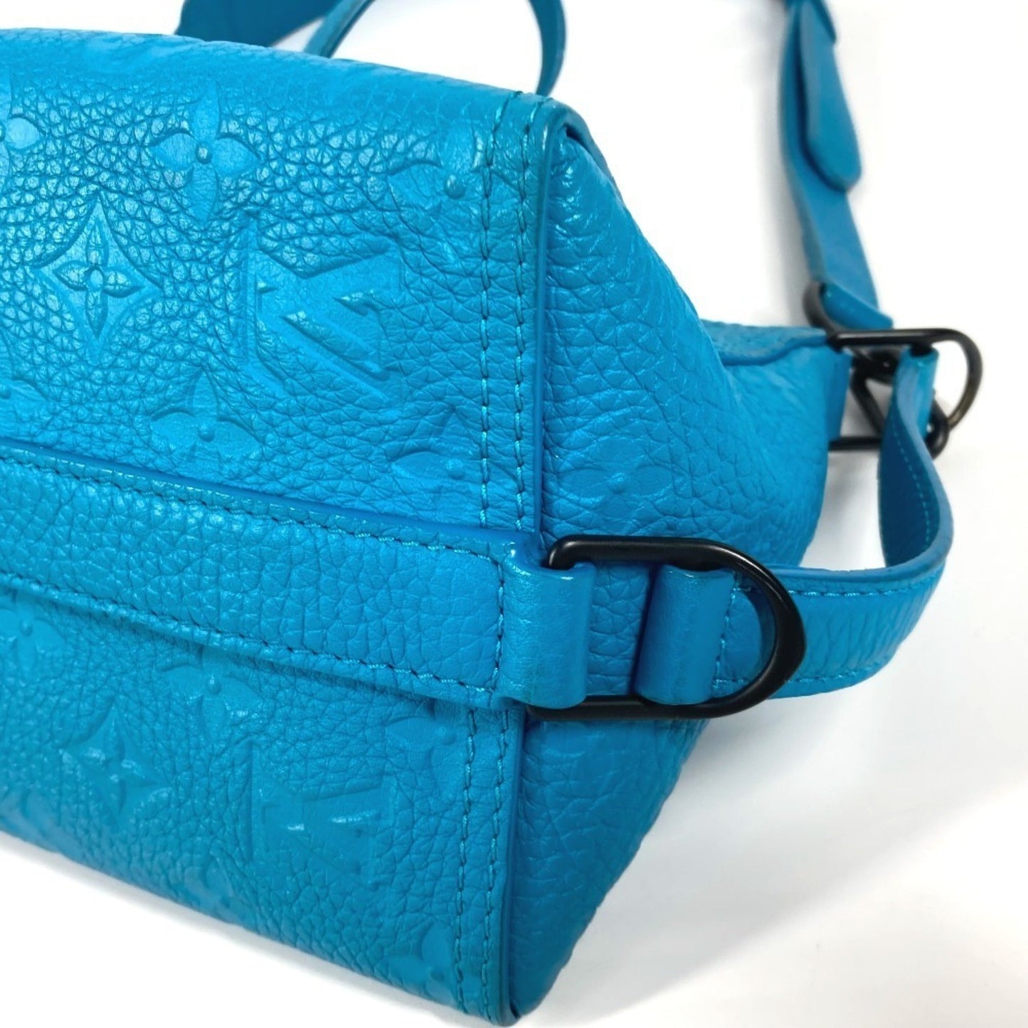 Louis Vuitton M55925 Monogram Empreinte Triangle Messenger Bag Crossbody Pochette Shoulder Leather