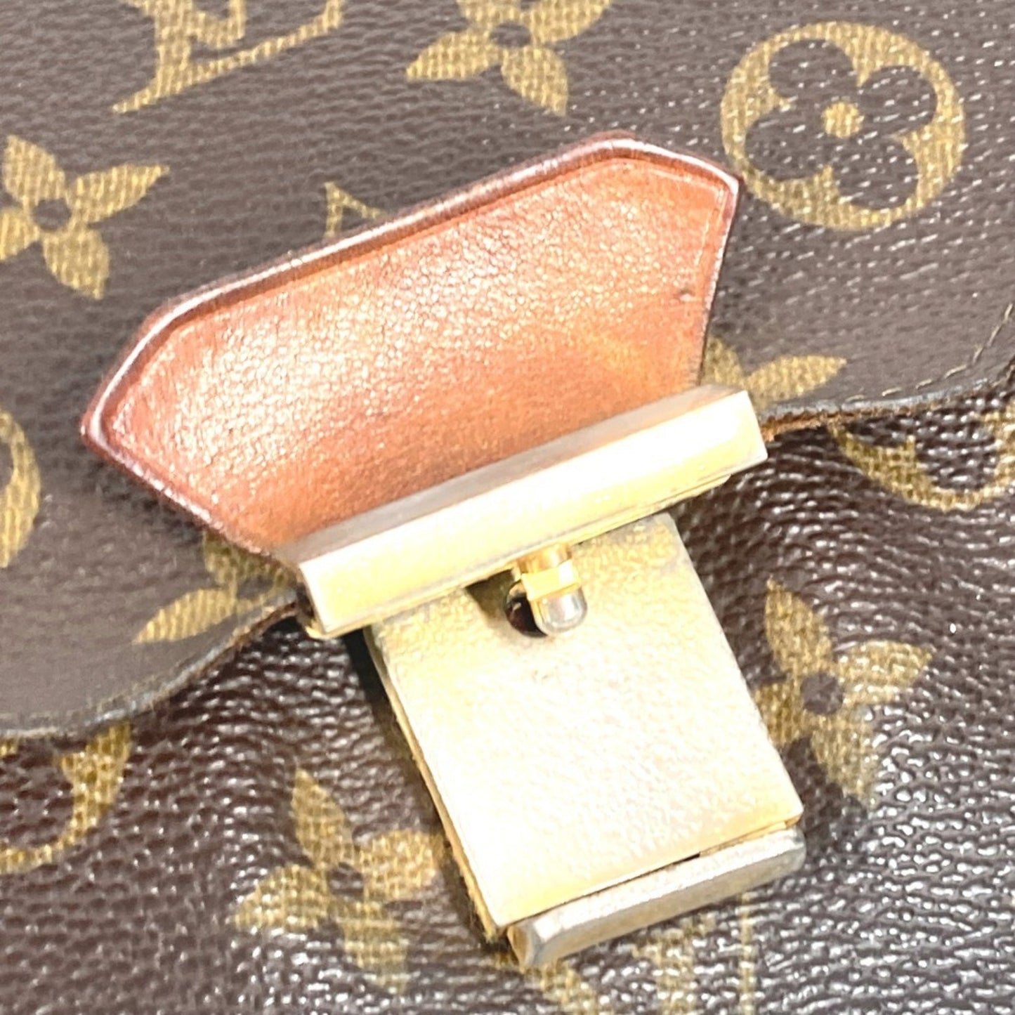 Louis Vuitton M53525 Monogram Poche Plate Bag