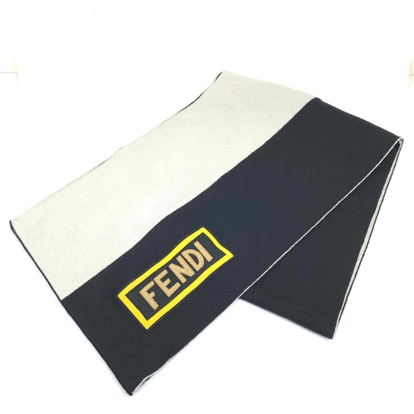 Fendi Fxs124 Logo Scarf/Muffler