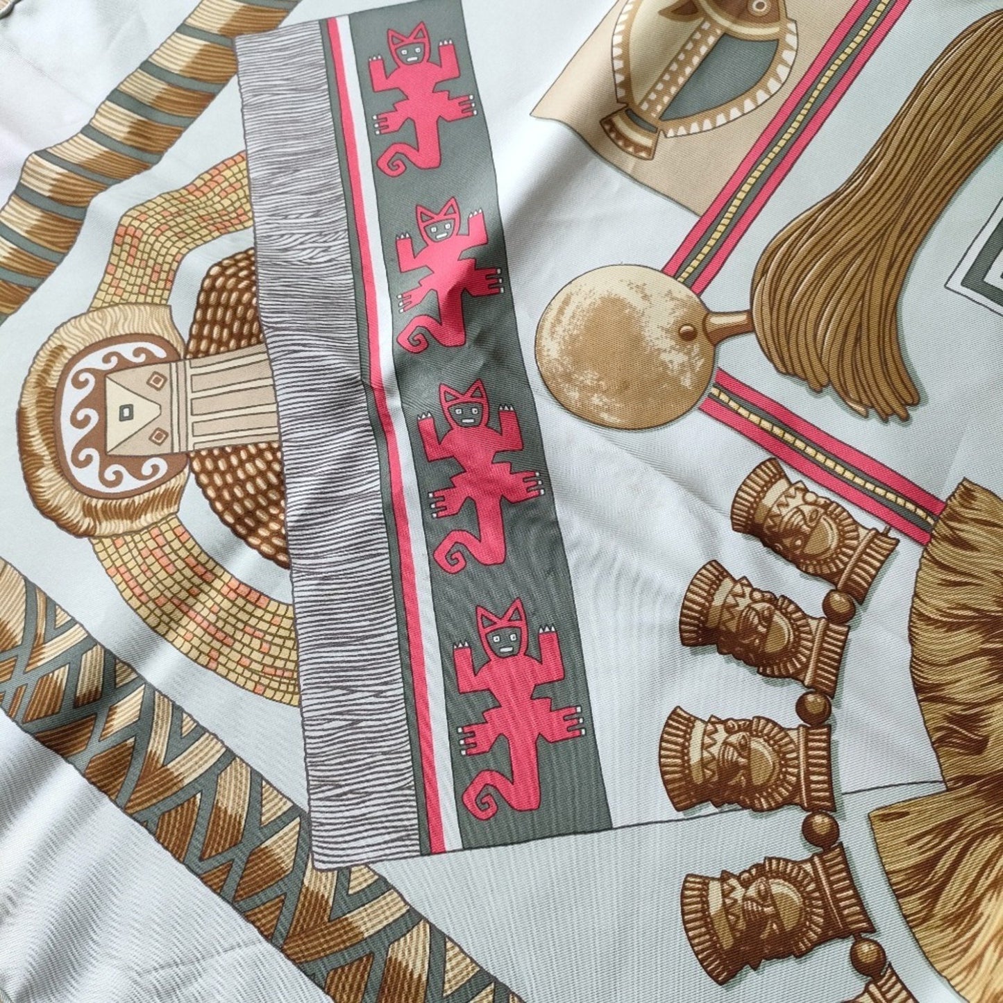 Hermes Huaca Piru Sacred Peru Carr 90 Large Silk Scarf/Muffler Multicolor